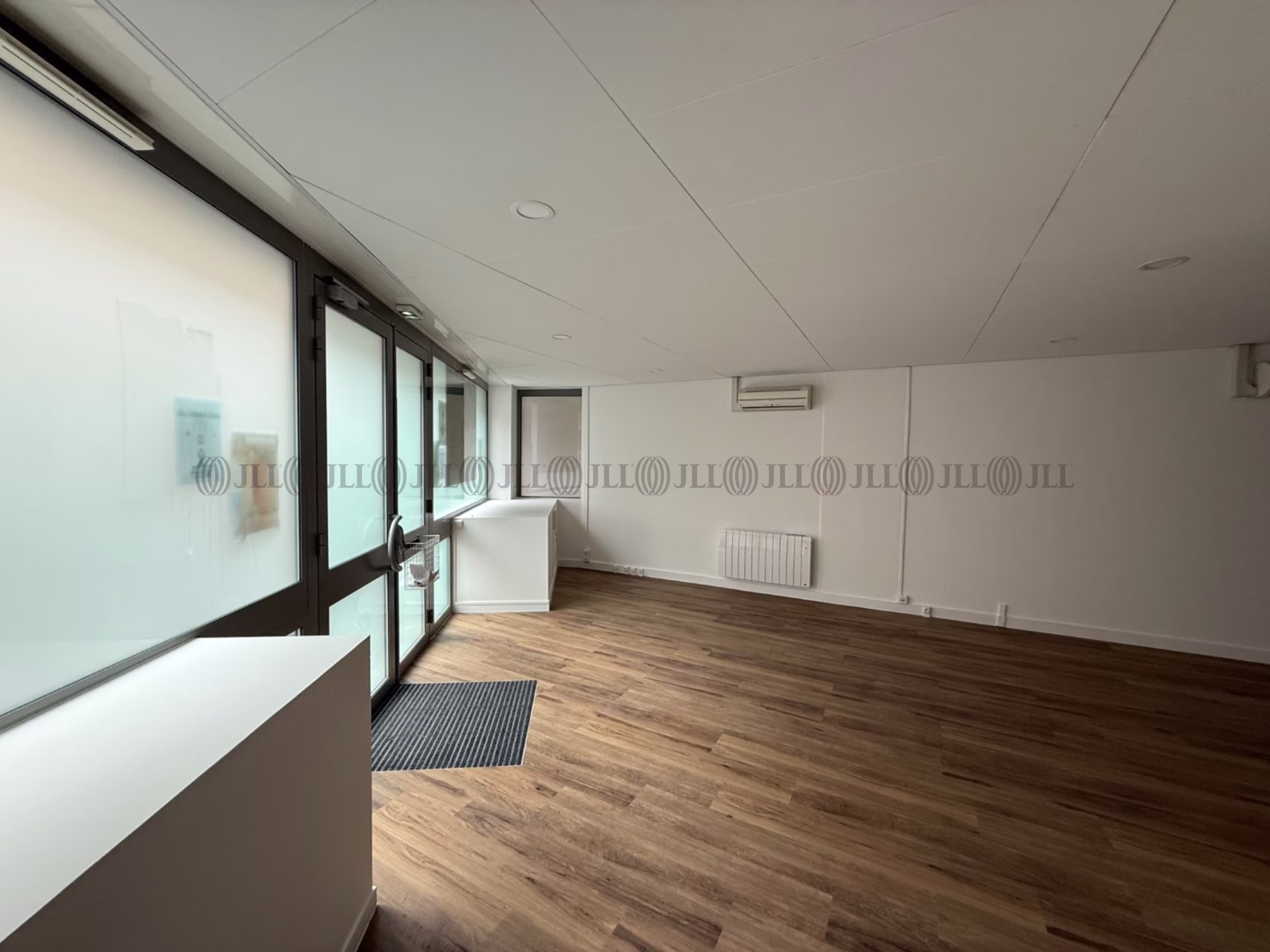 56 RUE CROZATIER