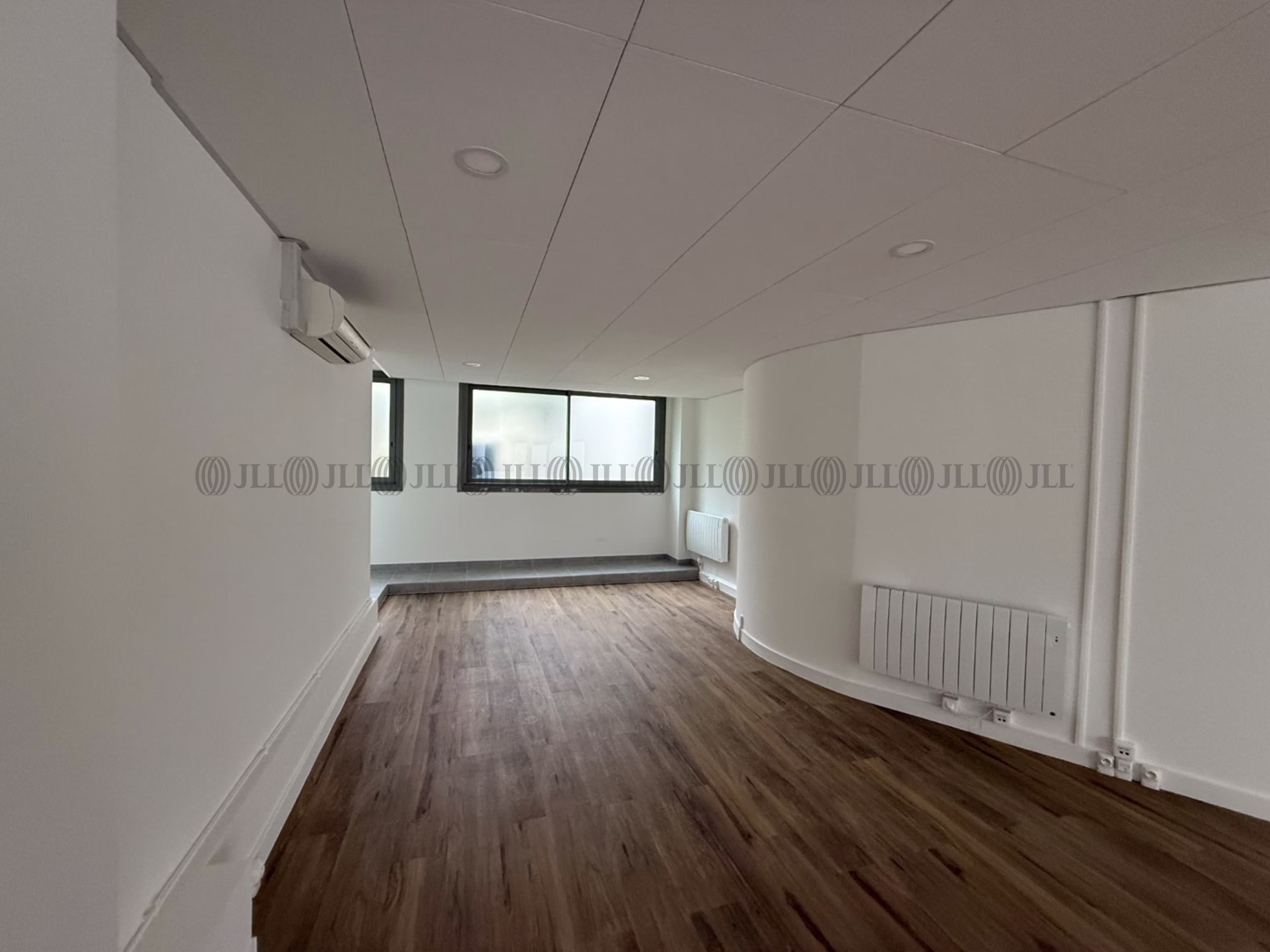 56 RUE CROZATIER