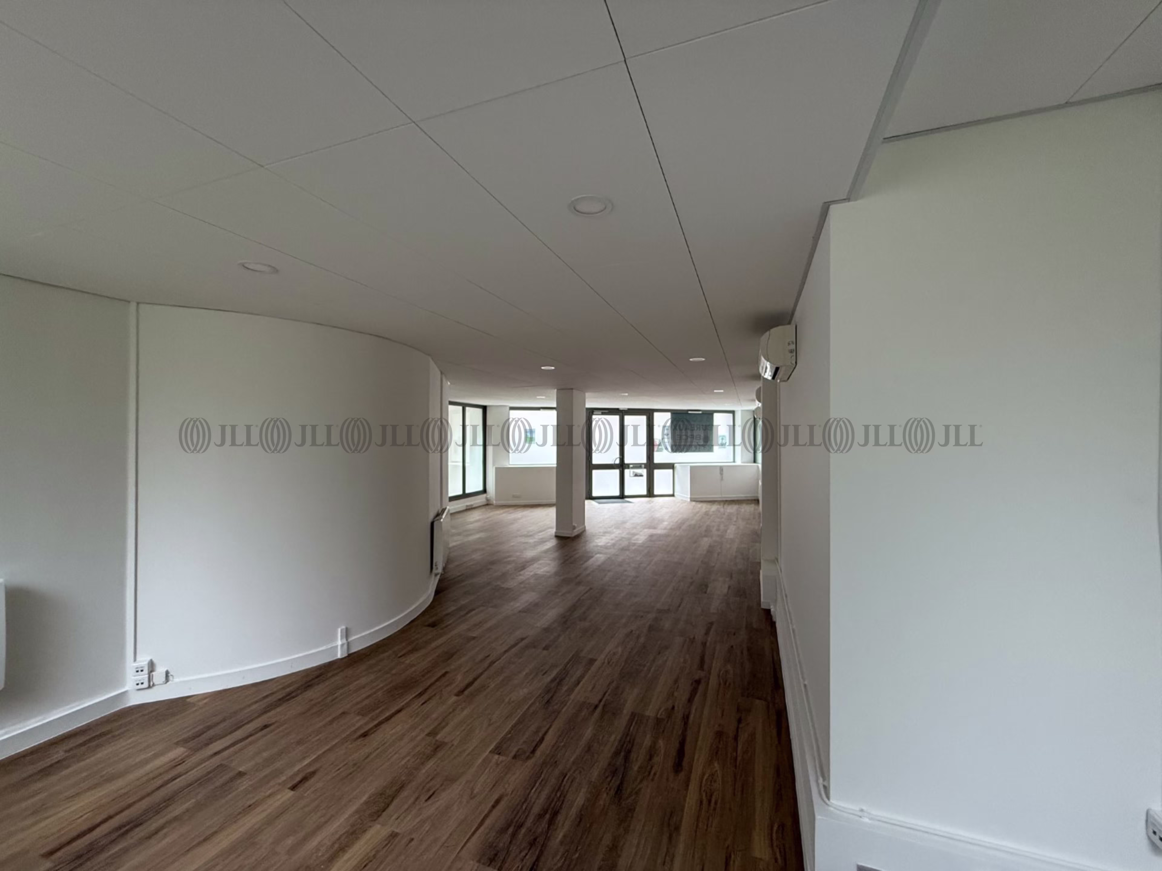 56 RUE CROZATIER