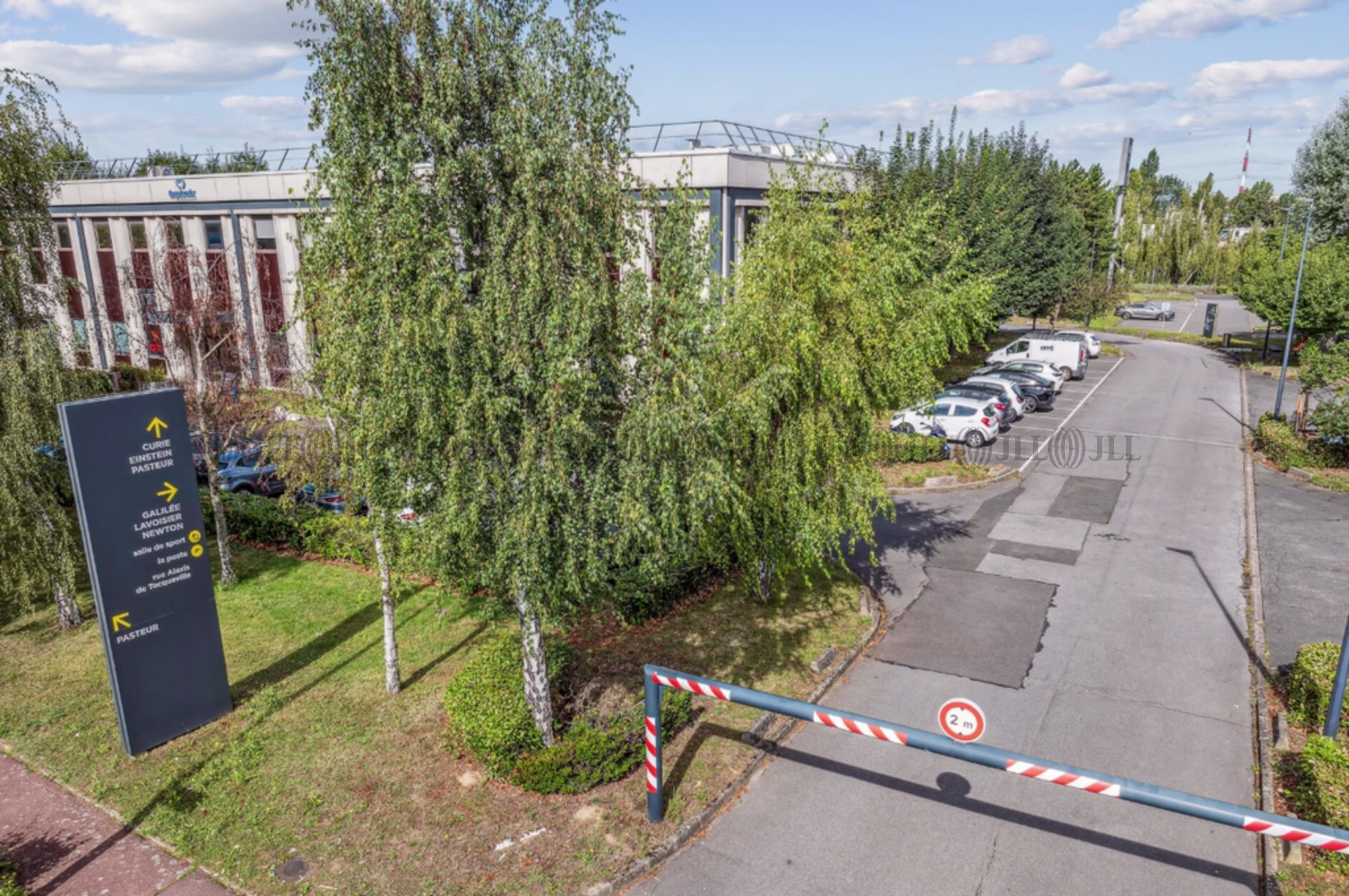 15-23 RUE GEORGES BESSE