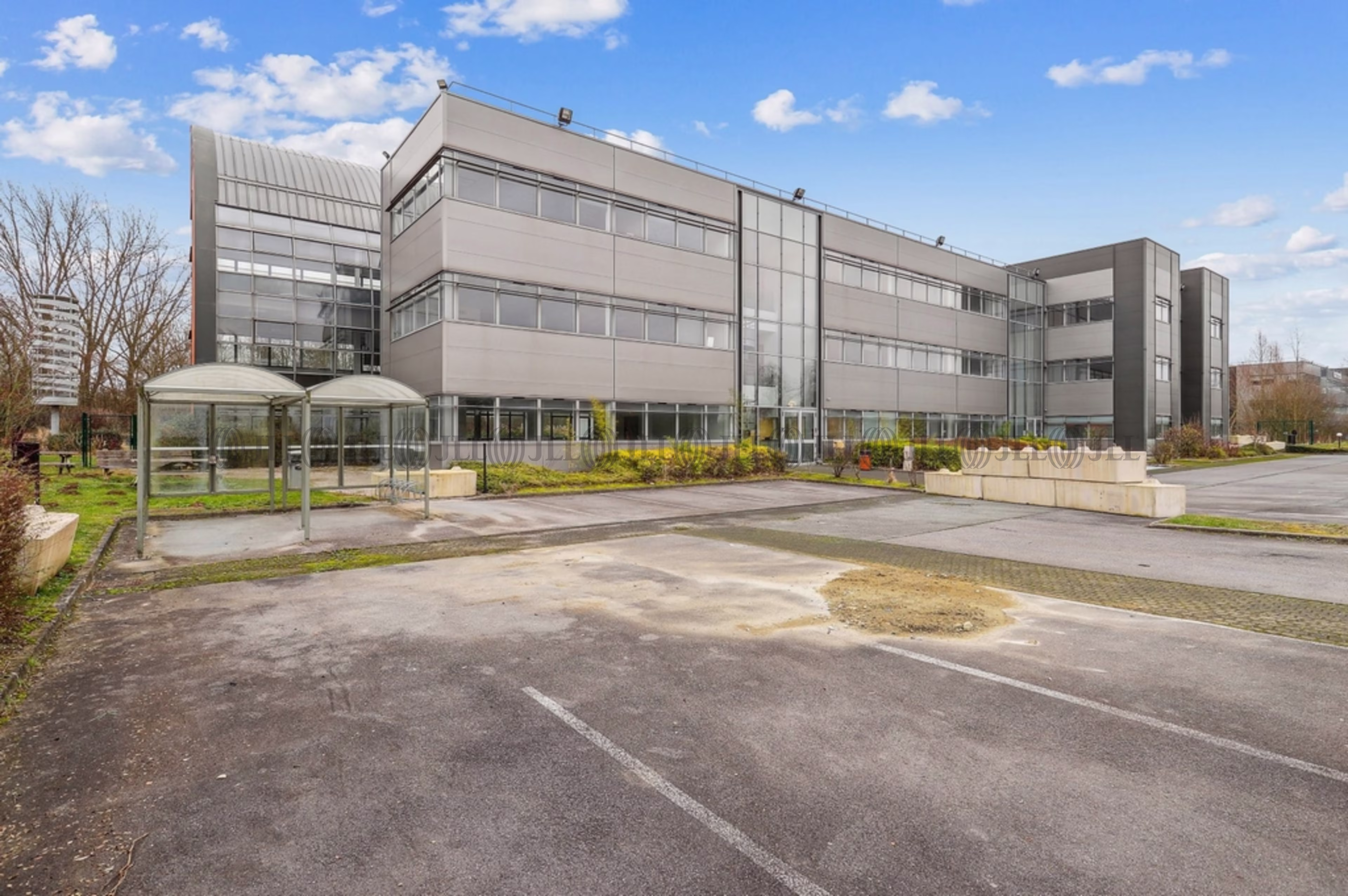 20-30 AVENUE HALLEY