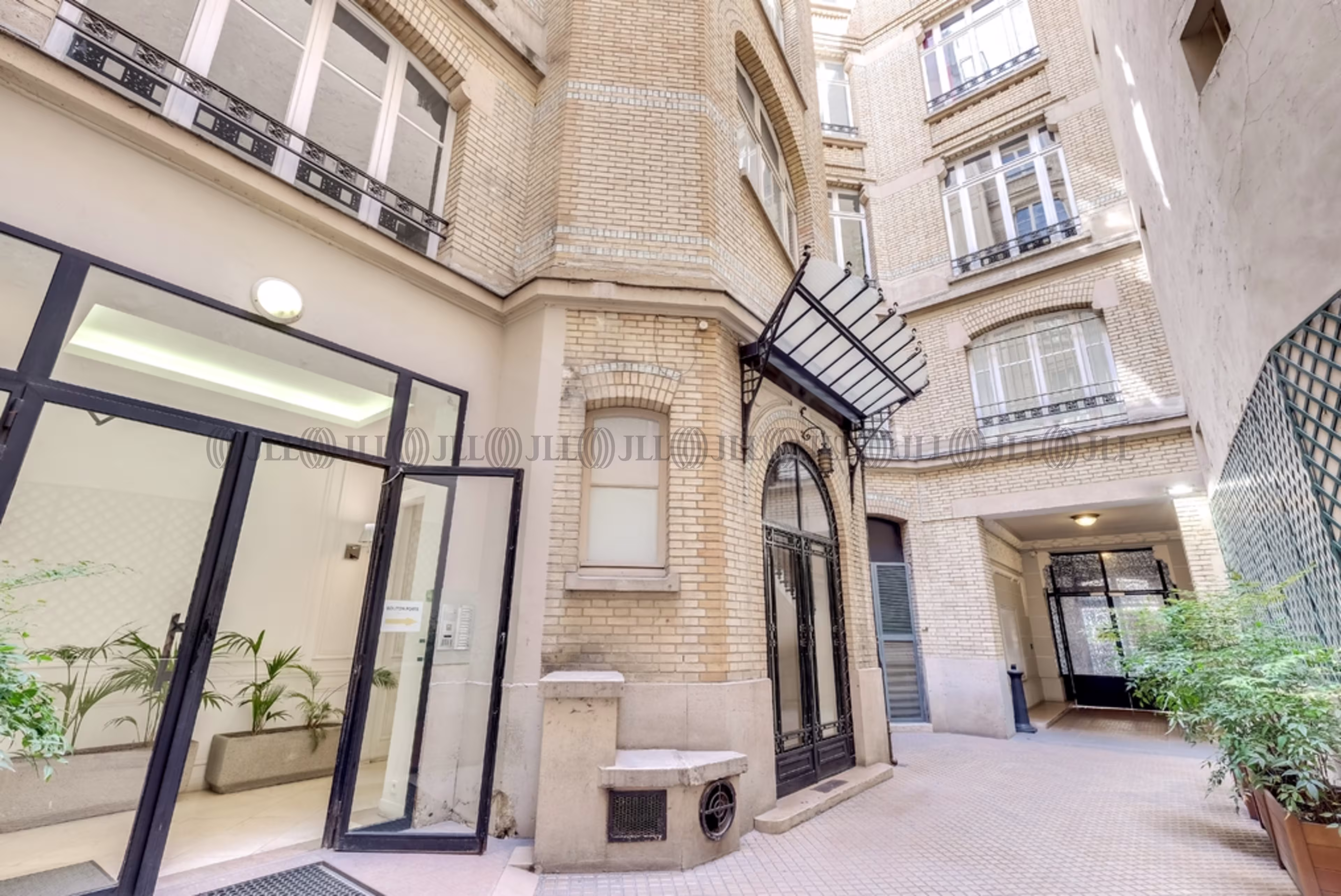 3 RUE D'EDIMBOURG