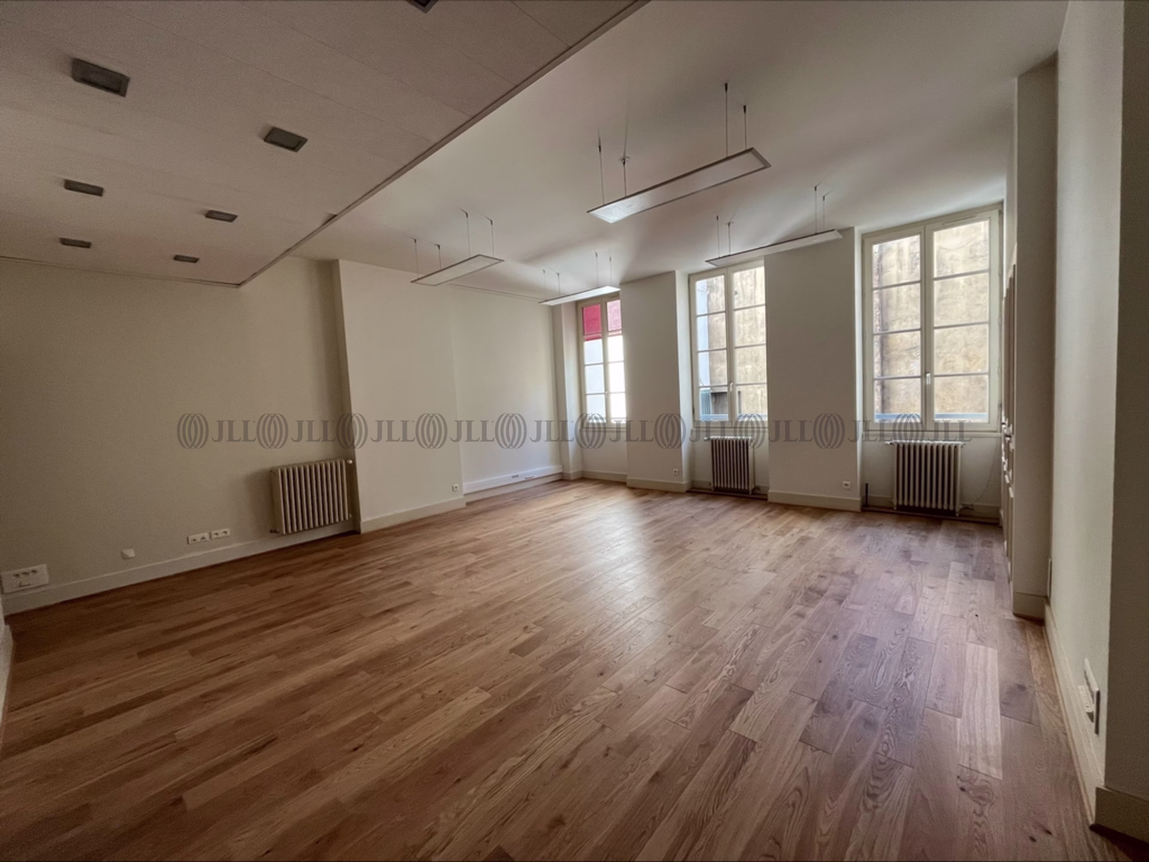 71 RUE DE LA REPUBLIQUE