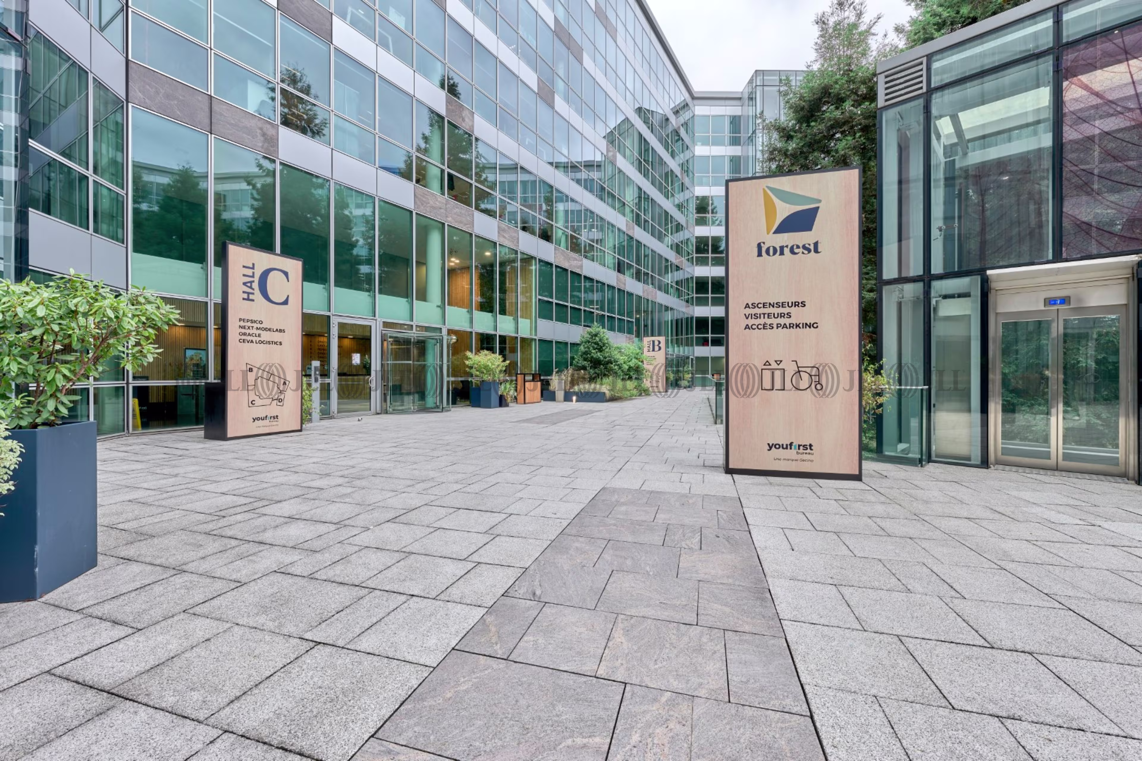 15 BOULEVARD CHARLES DE GAULLE