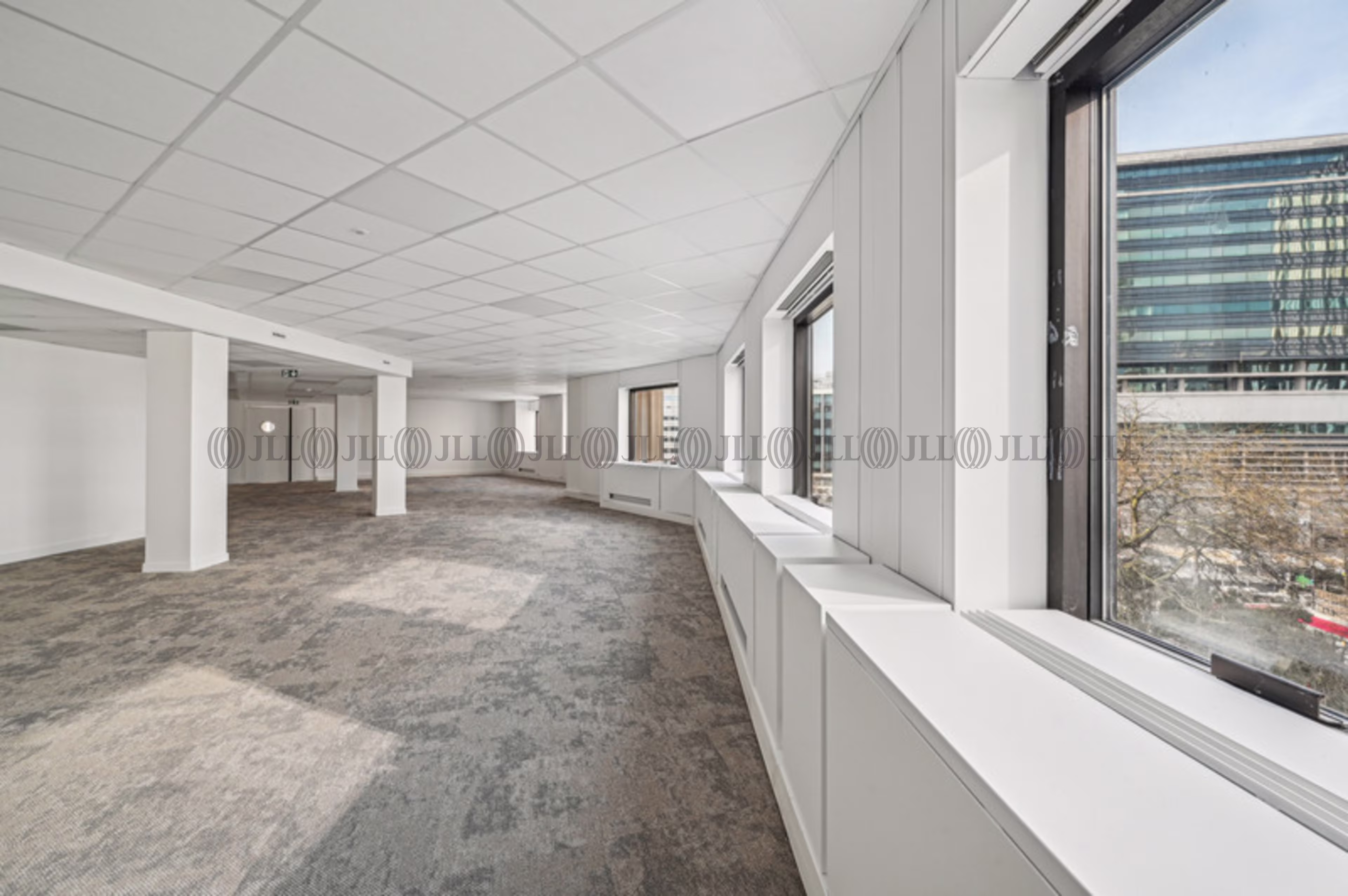 10-18 PLACE DE CATALOGNE