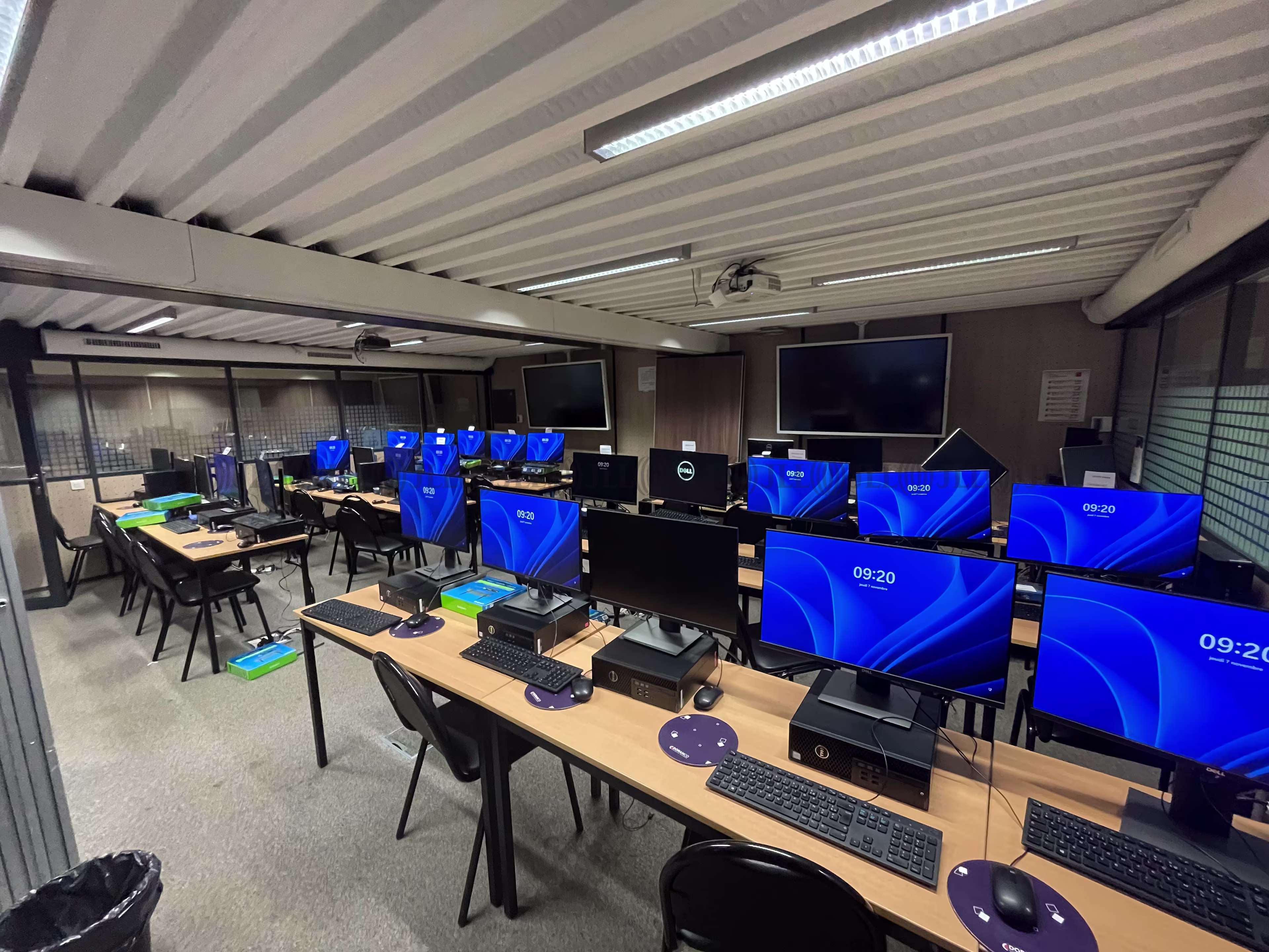 55 RUE DU LIEUTENANT THOMAS