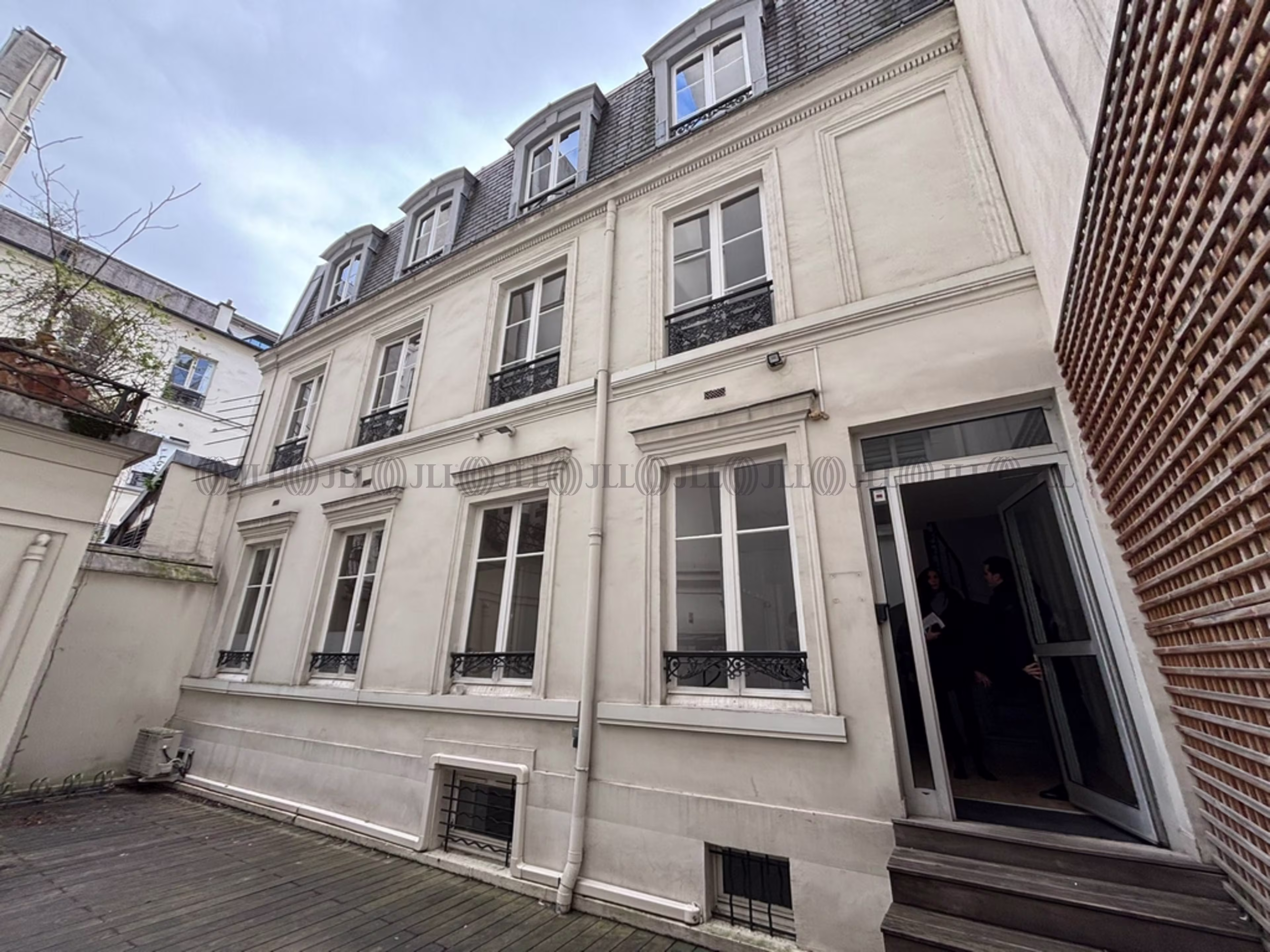 23 RUE DE LIEGE