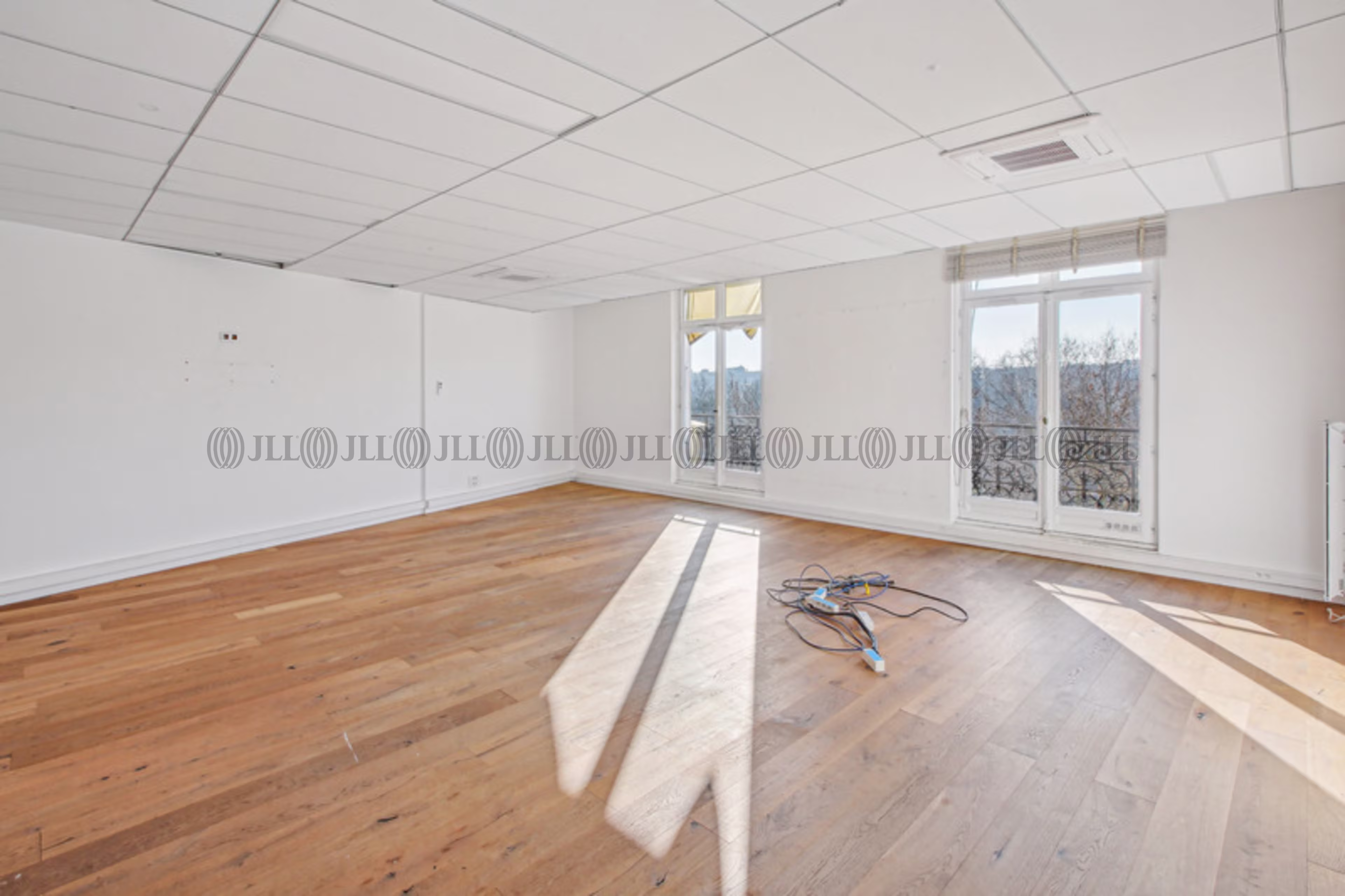 70 BOULEVARD DE COURCELLES