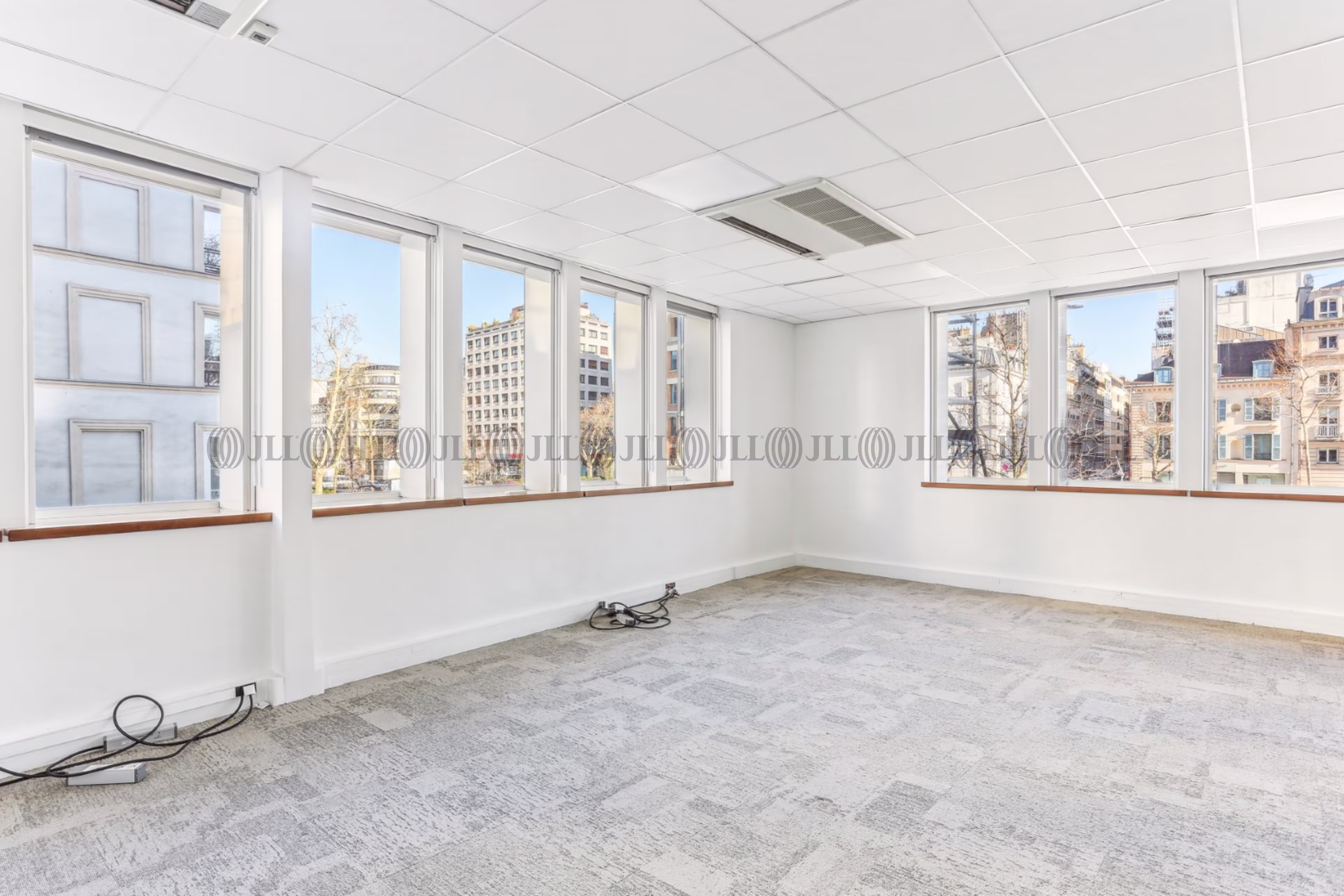 93 AVENUE CHARLES DE GAULLE