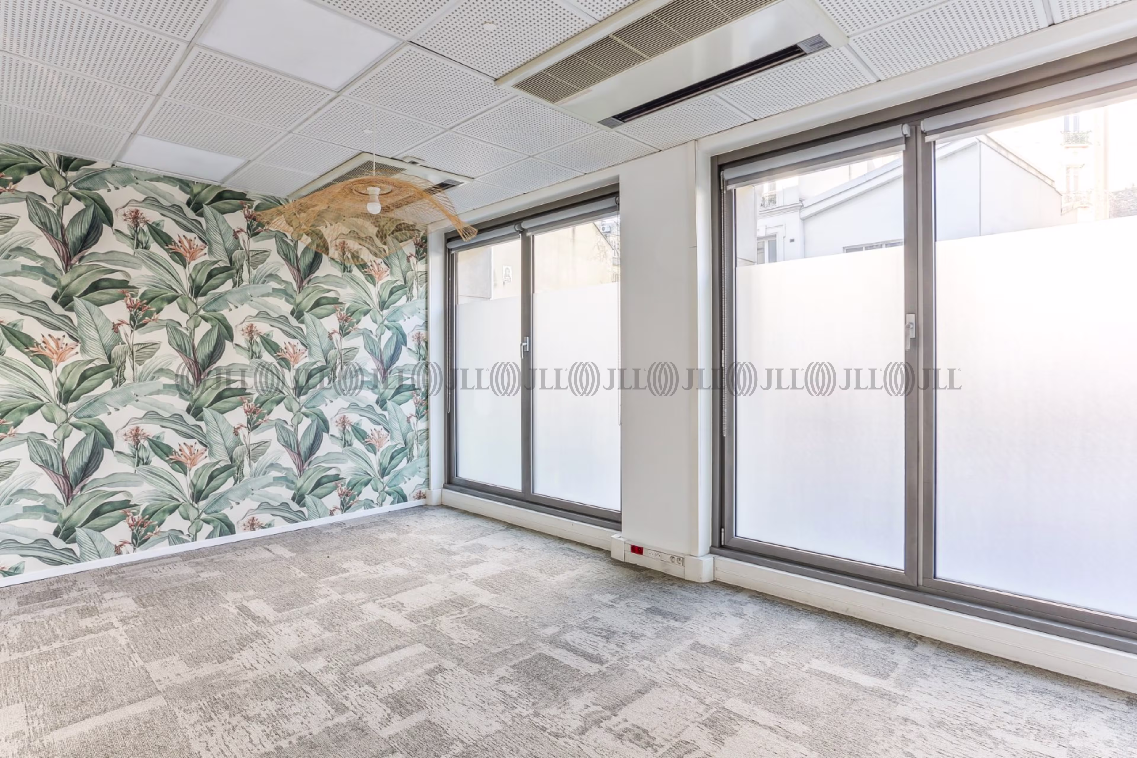 93 AVENUE CHARLES DE GAULLE