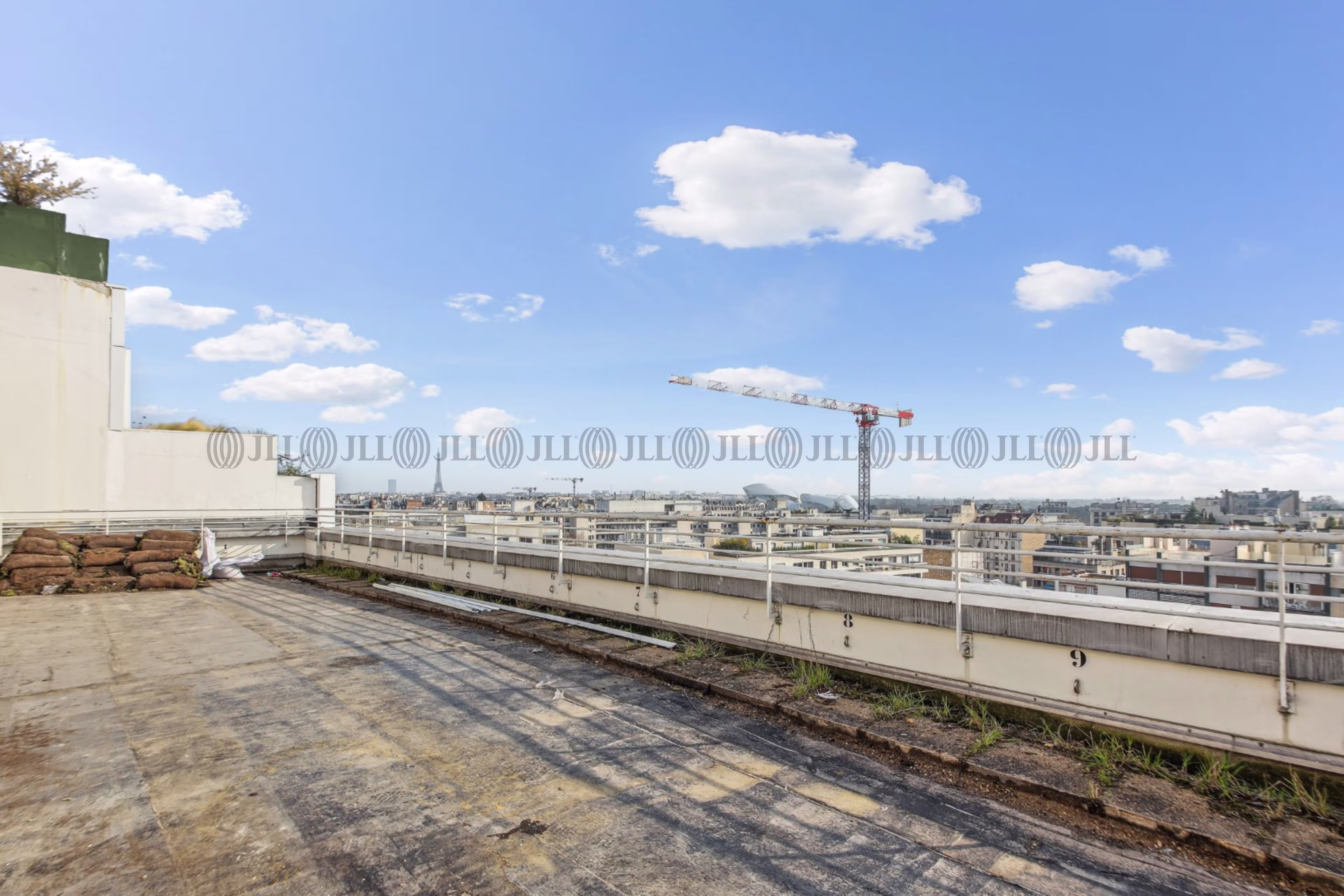 183 AVENUE CHARLES DE GAULLE