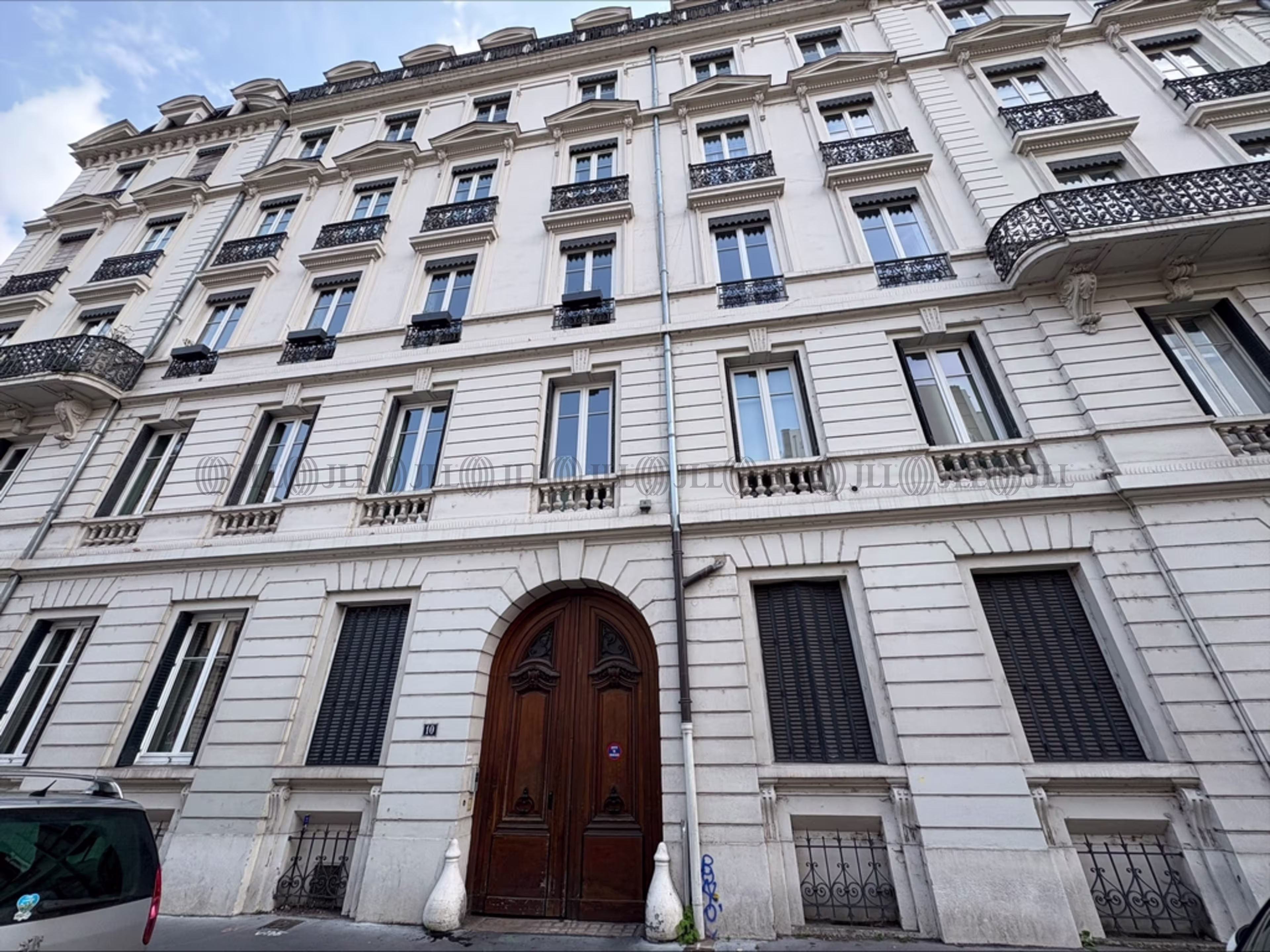 10 RUE DUQUESNE