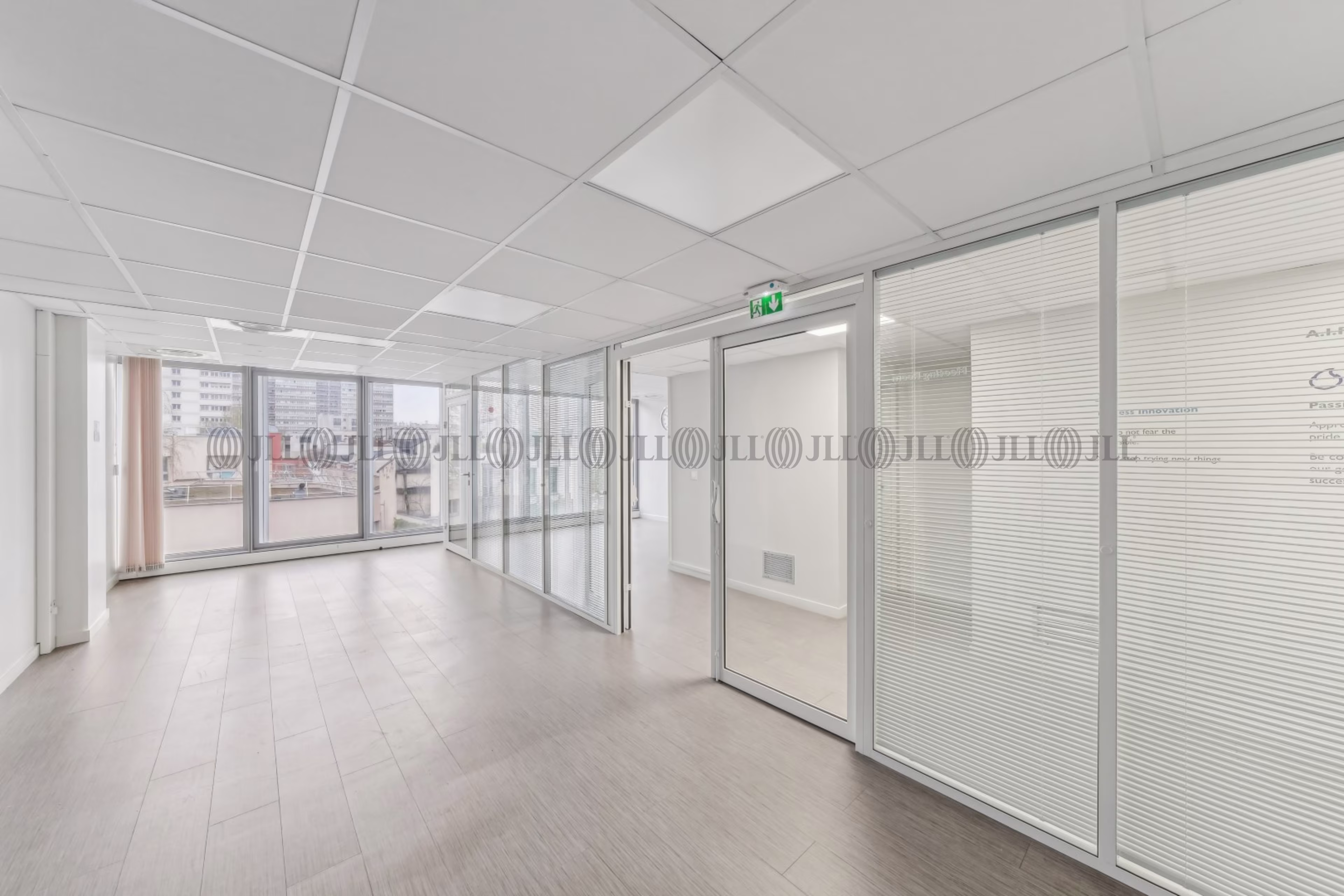 28-30 RUE DU CHATEAU DES RENTIERS