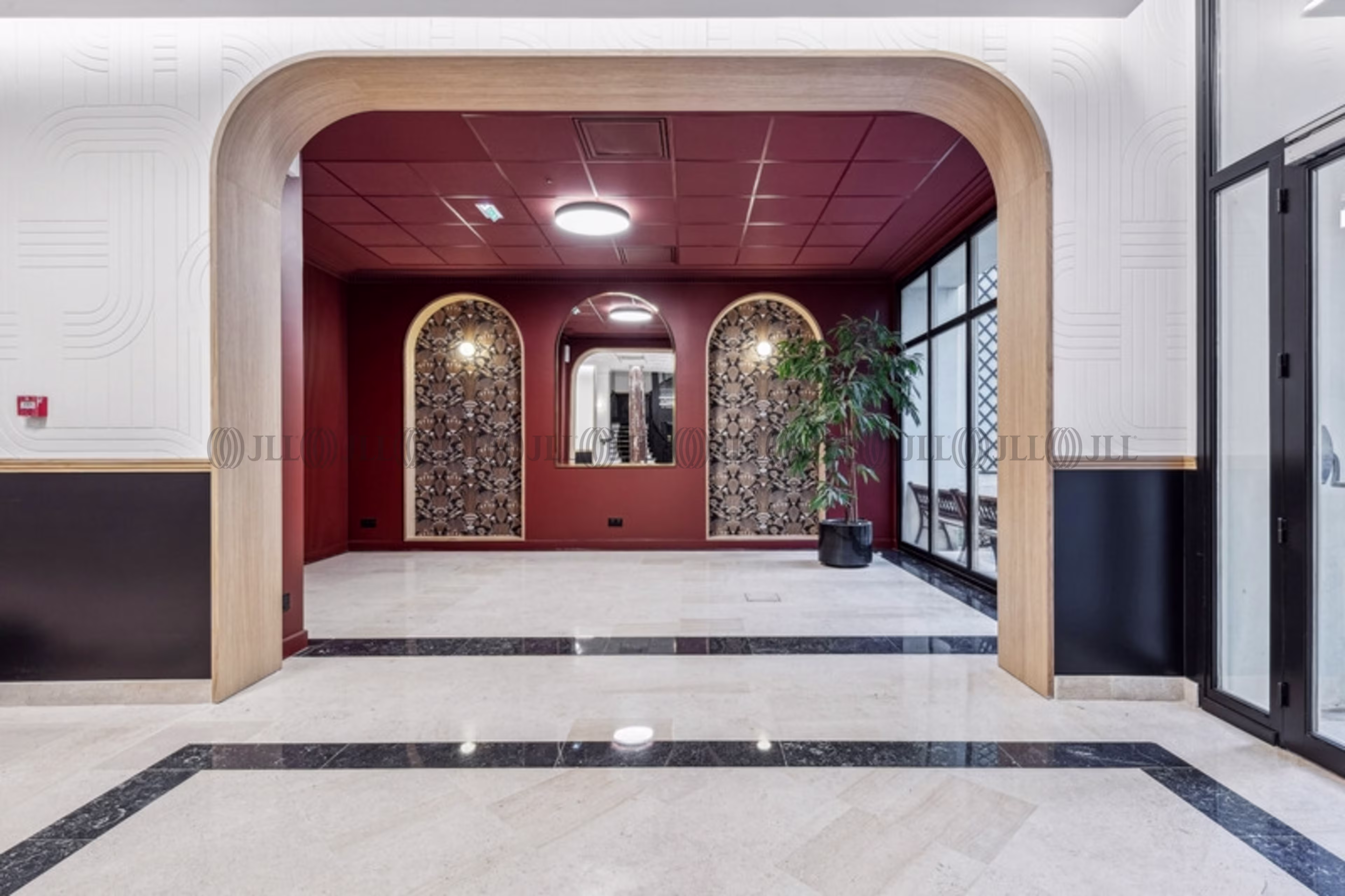 6 RUE DE TEHERAN