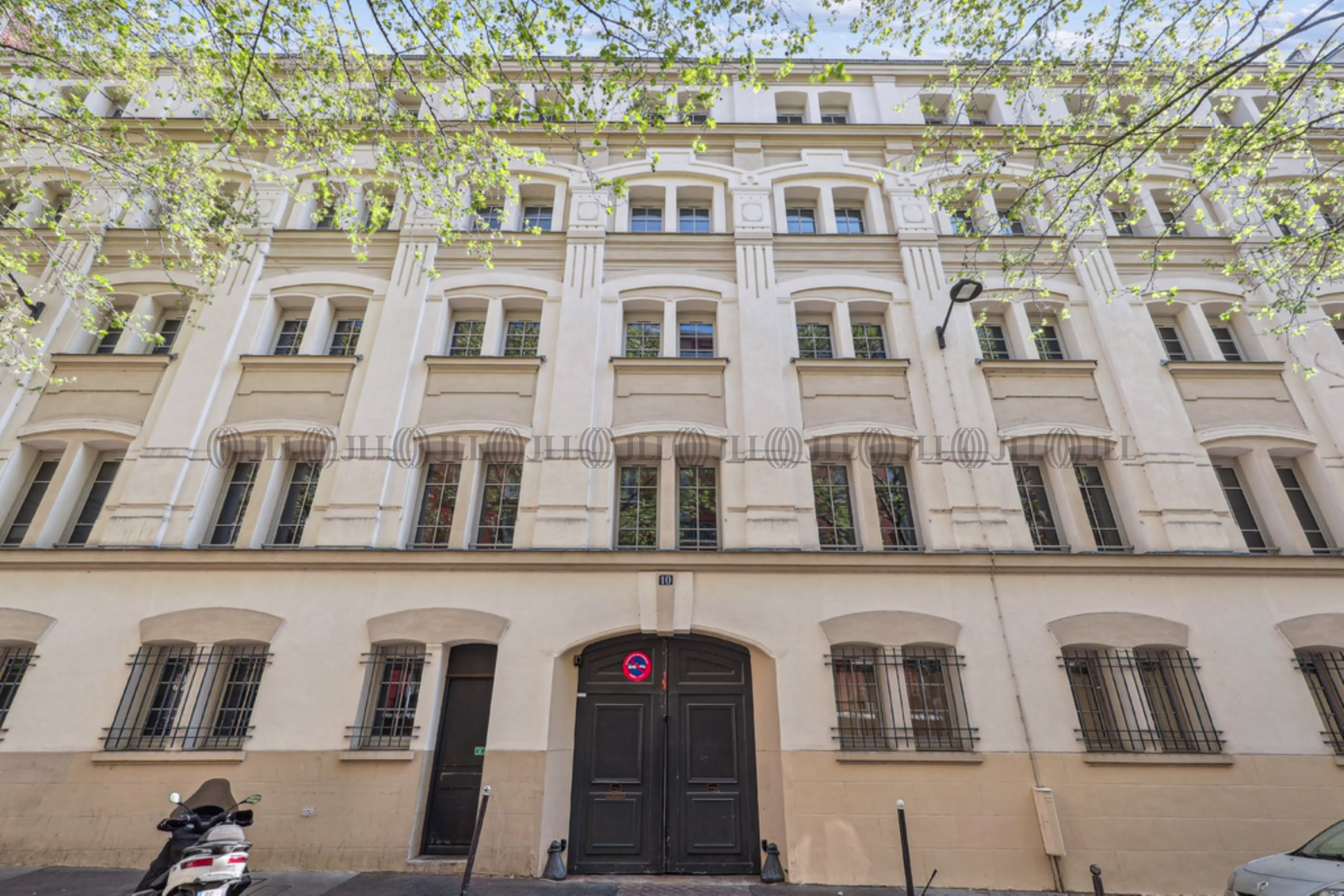10 RUE MERCOEUR