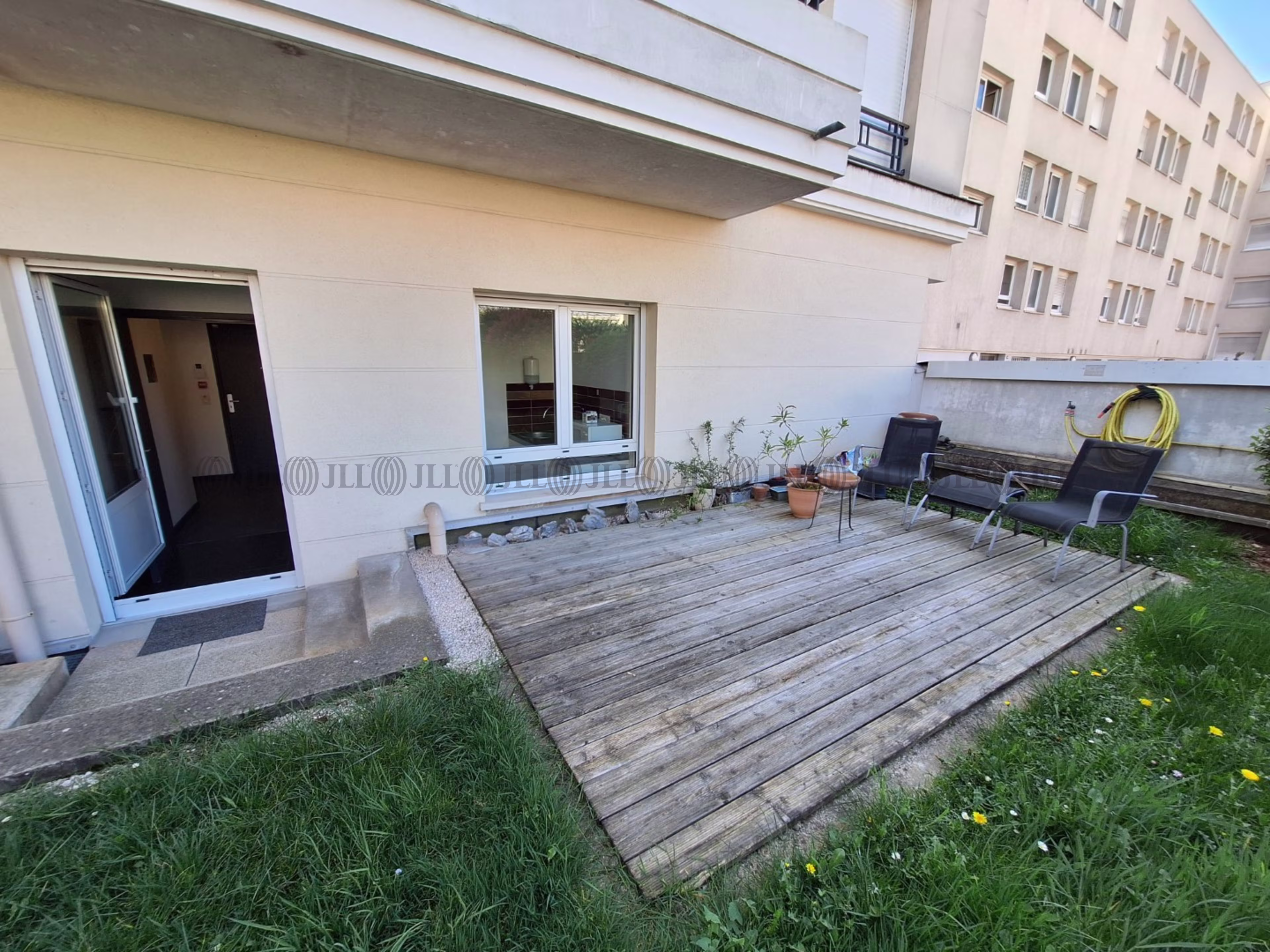 4 RUE PERIER