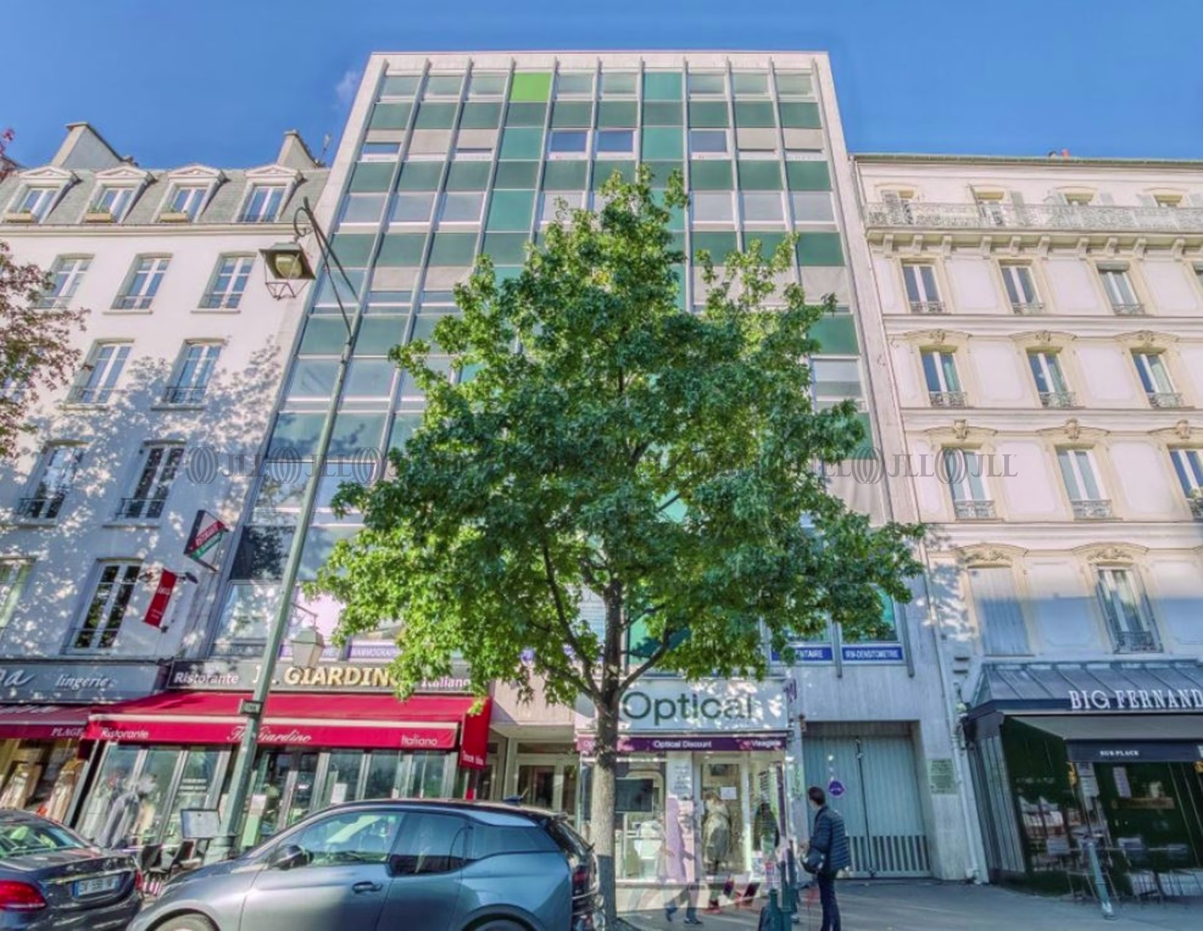 144 AVENUE CHARLES DE GAULLE