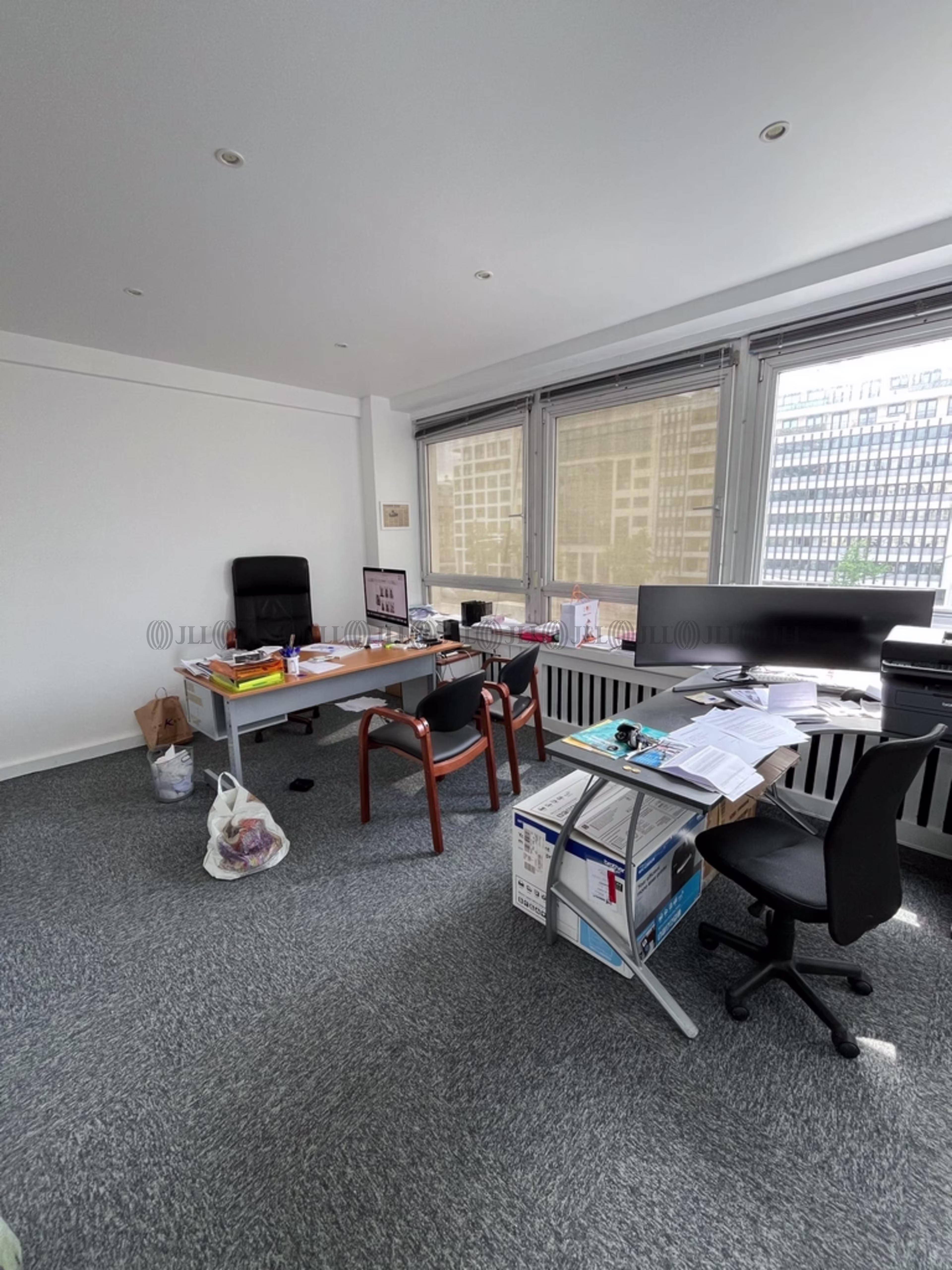 144 AVENUE CHARLES DE GAULLE