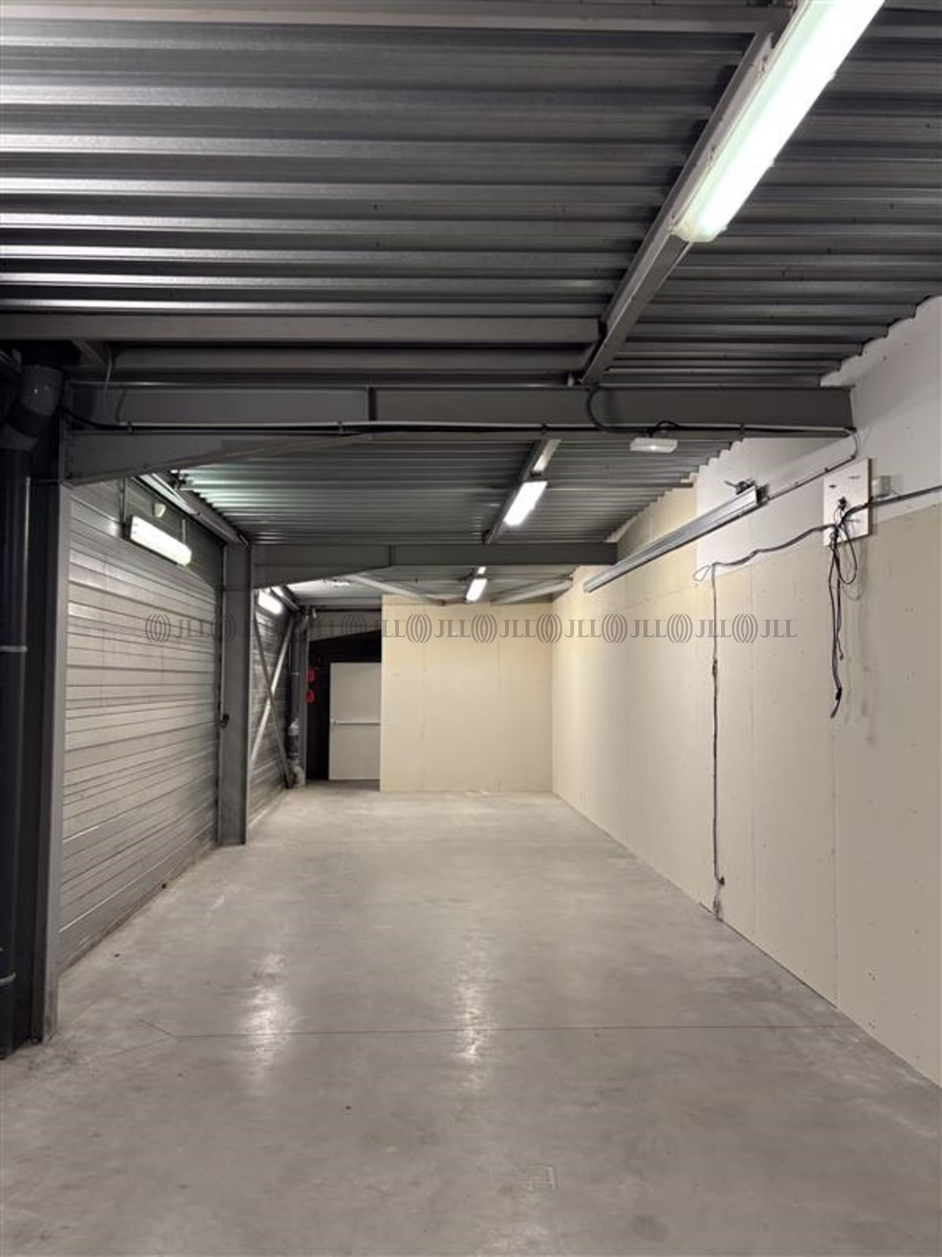 2 RUE JOHN HADLEY