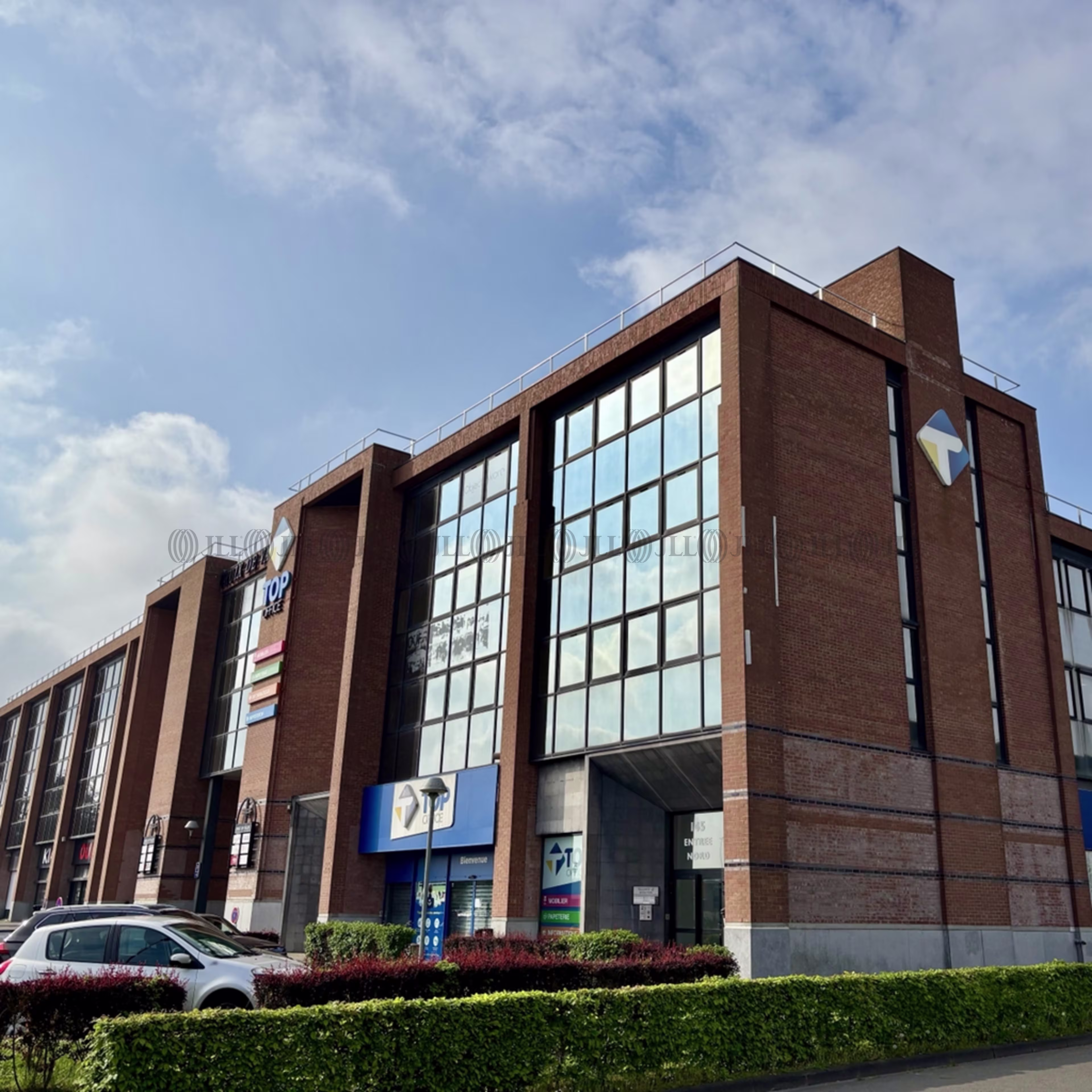 141-143 BOULEVARD DE VALMY