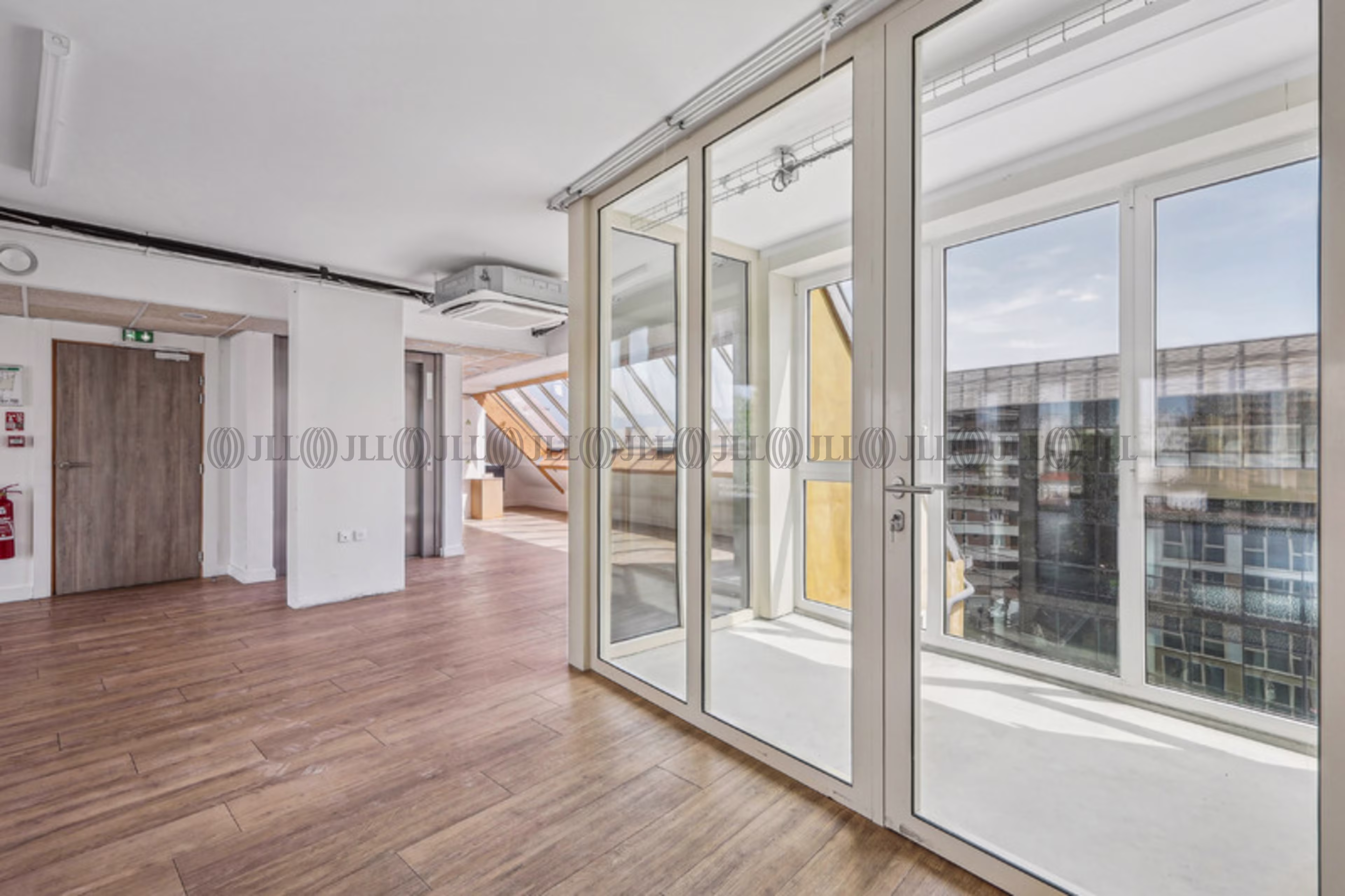 77 RUE JEAN BLEUZEN