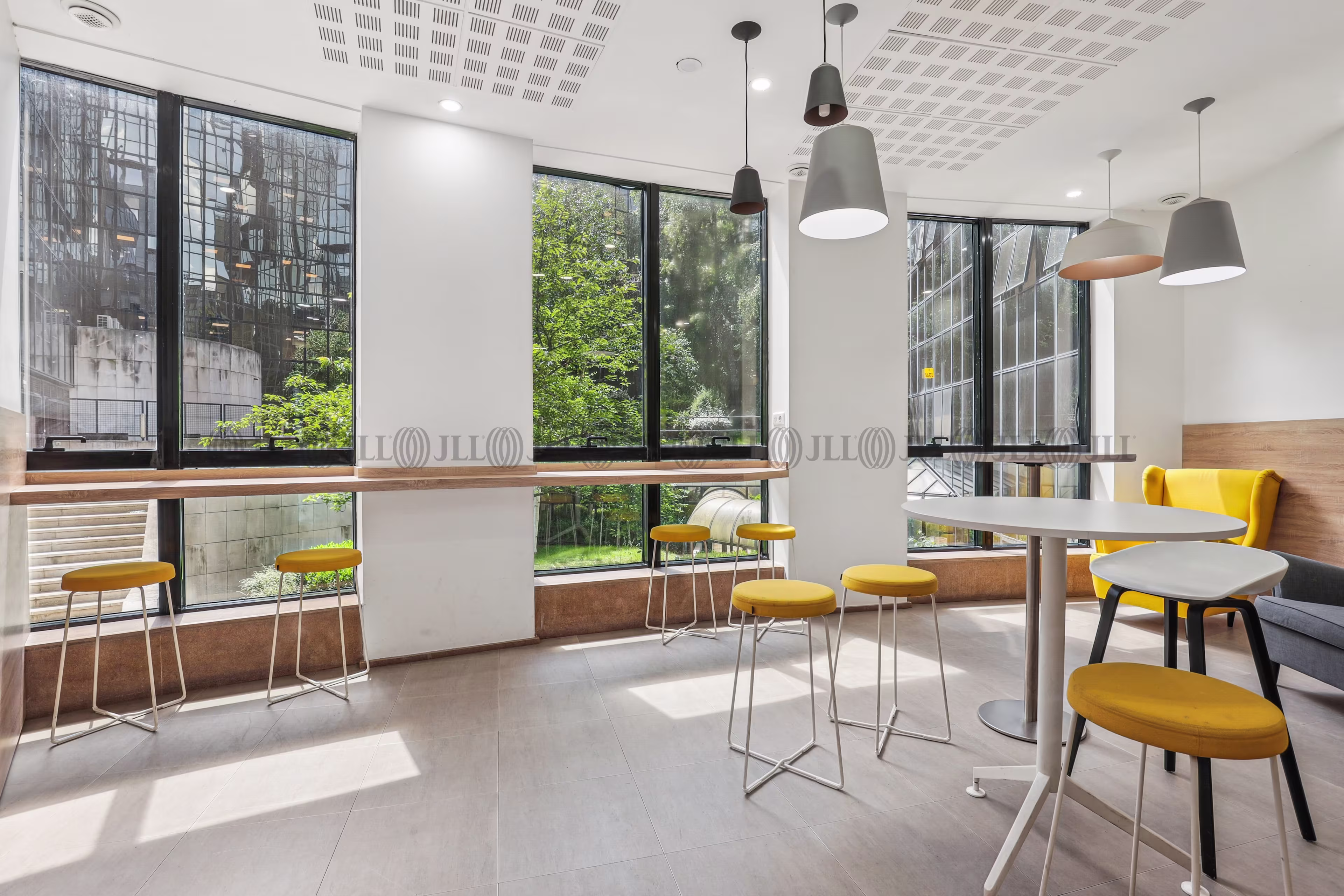 44 AVENUE GEORGES POMPIDOU