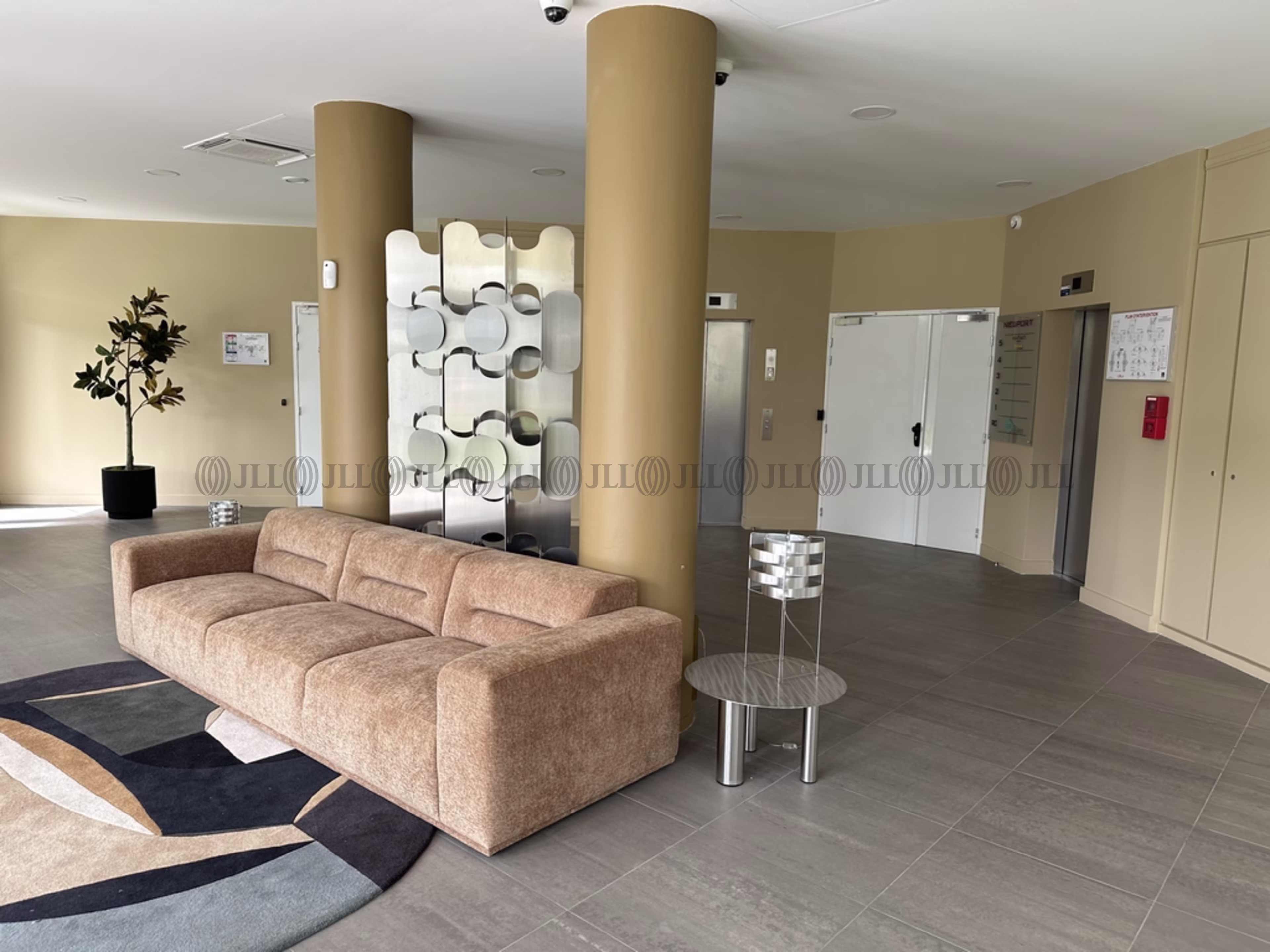 13 AVENUE MORANE SAULNIER