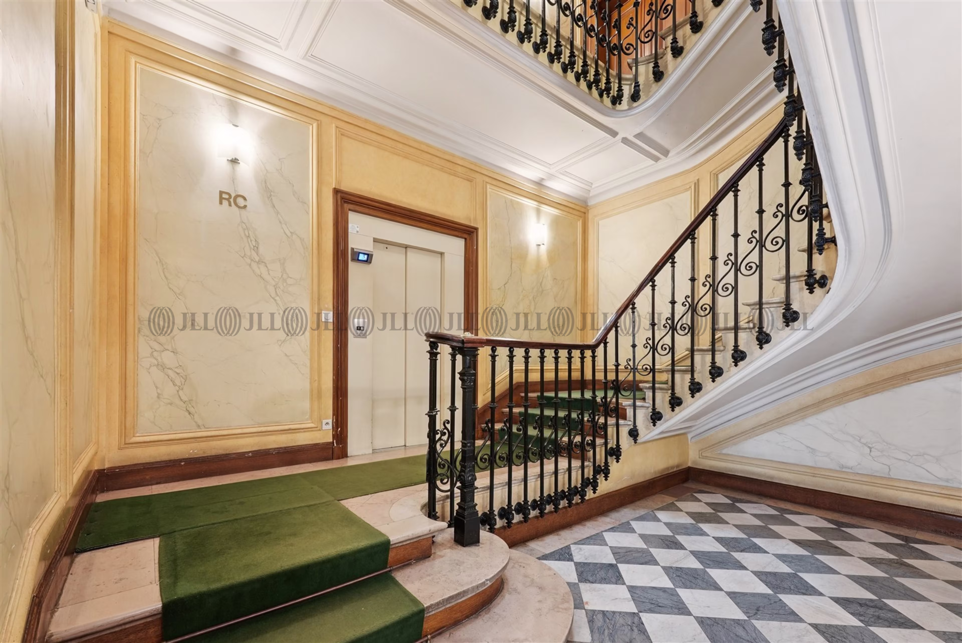 15 RUE DU LOUVRE