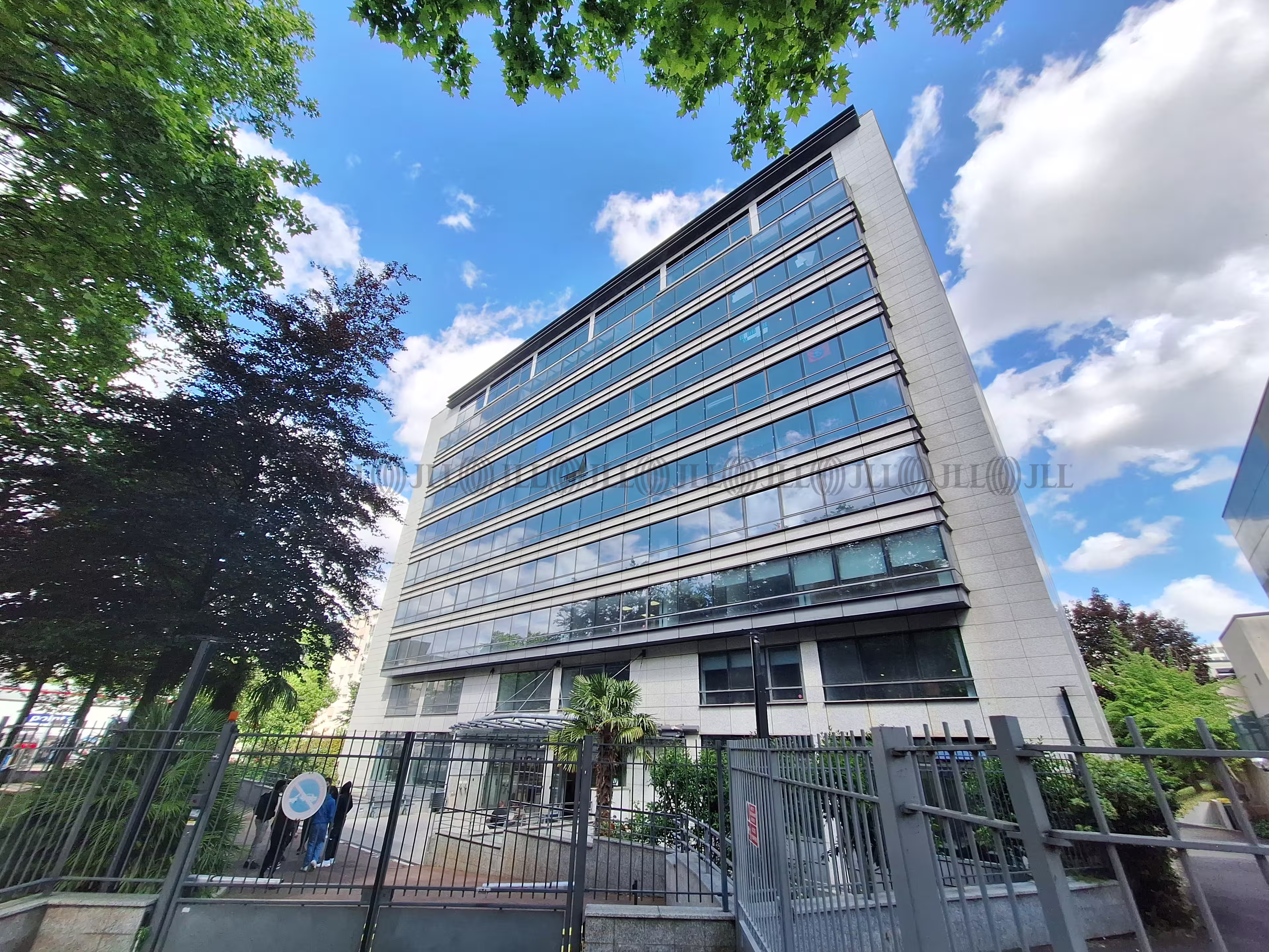 99 AVENUE ARISTIDE BRIAND
