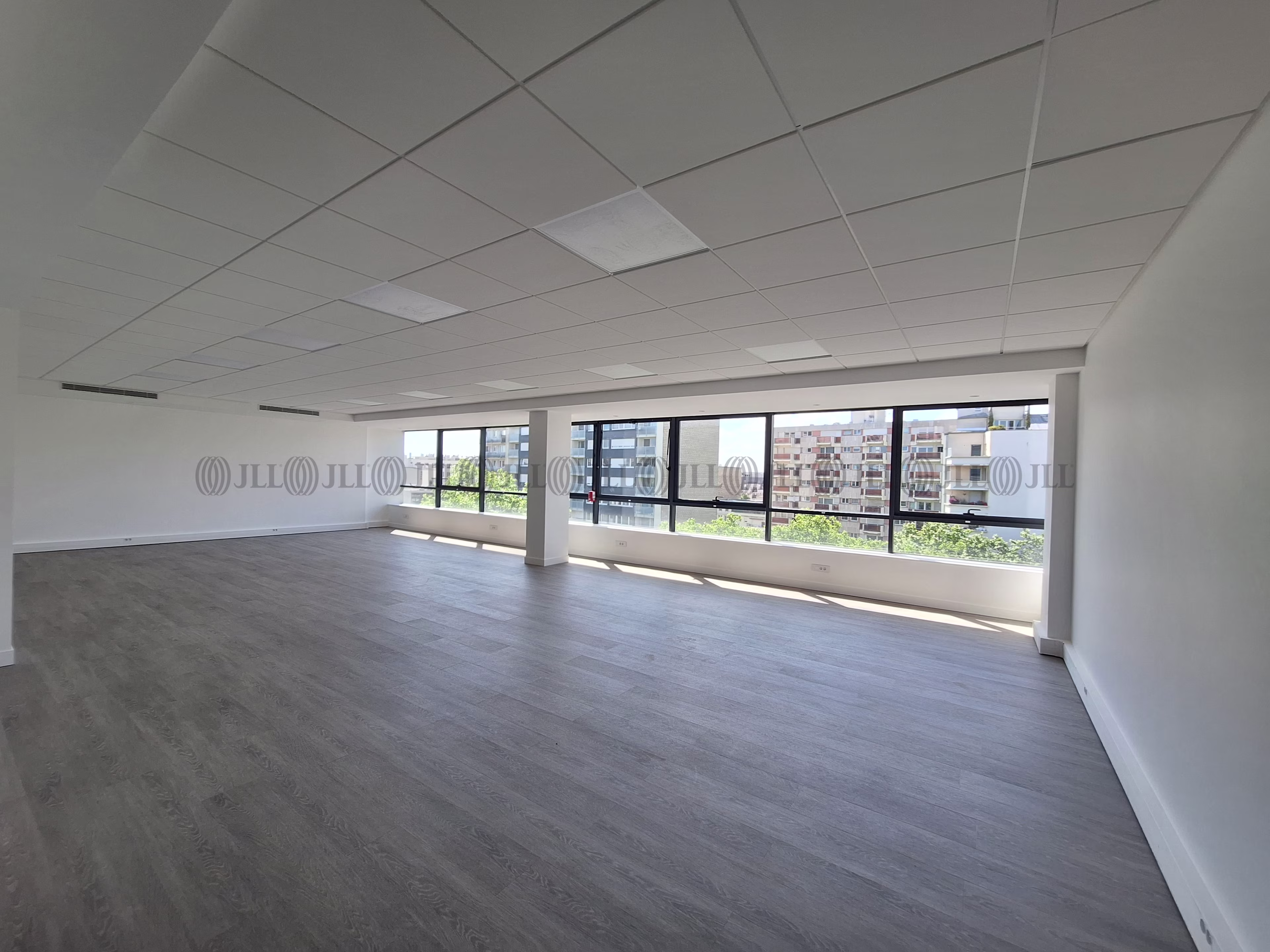 99 AVENUE ARISTIDE BRIAND