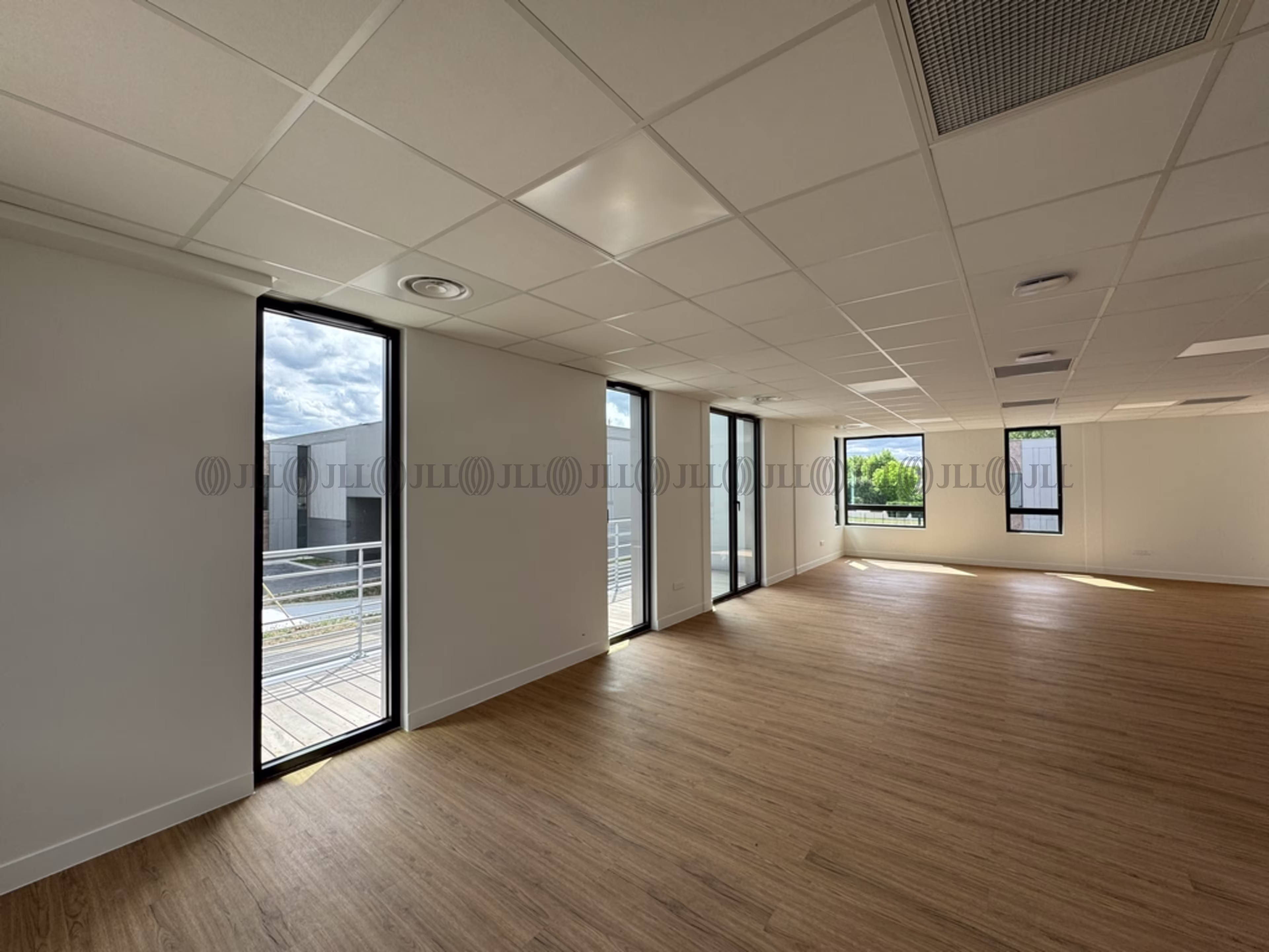  AVENUE DES ONZE ARPENTS