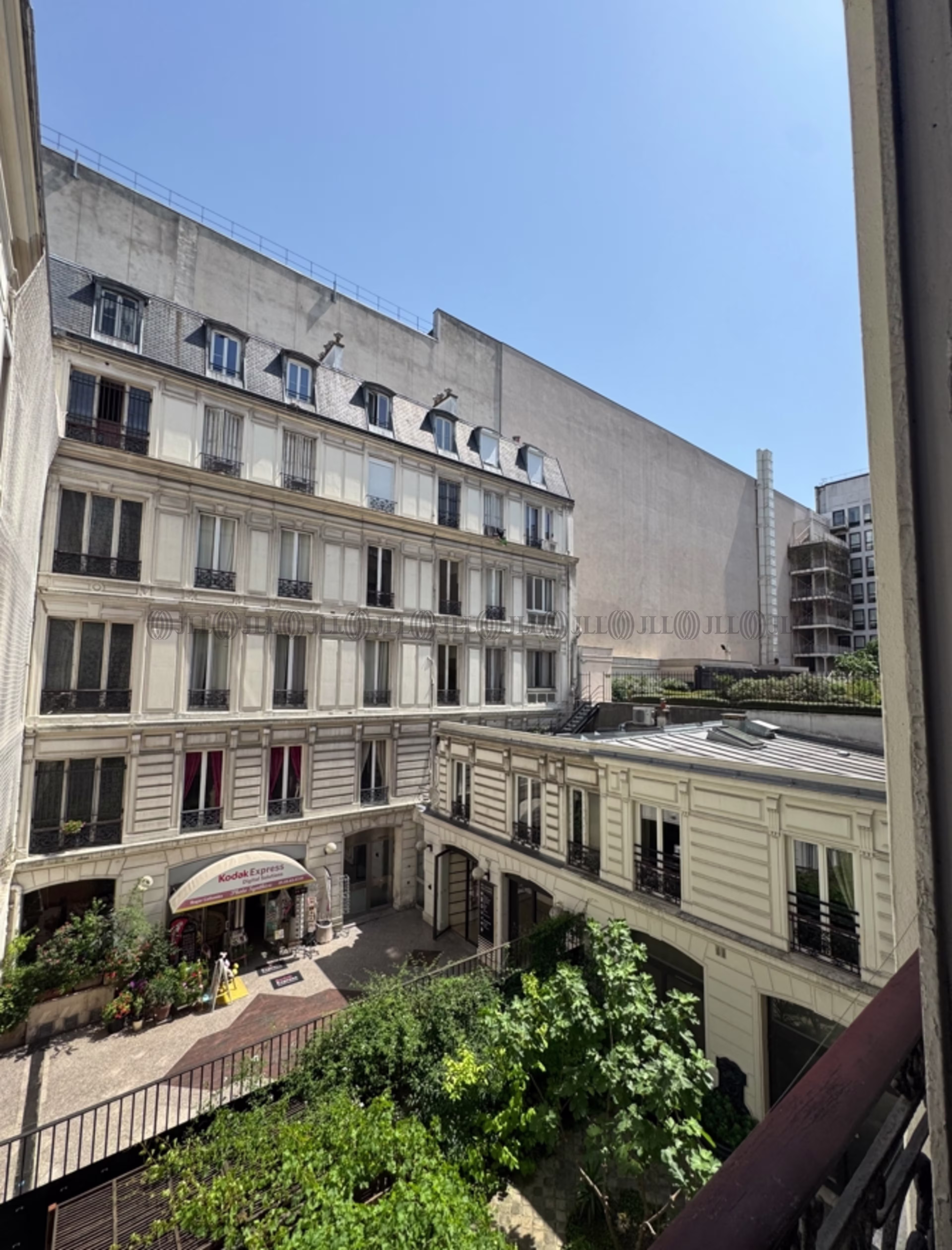 63 RUE DE PONTHIEU