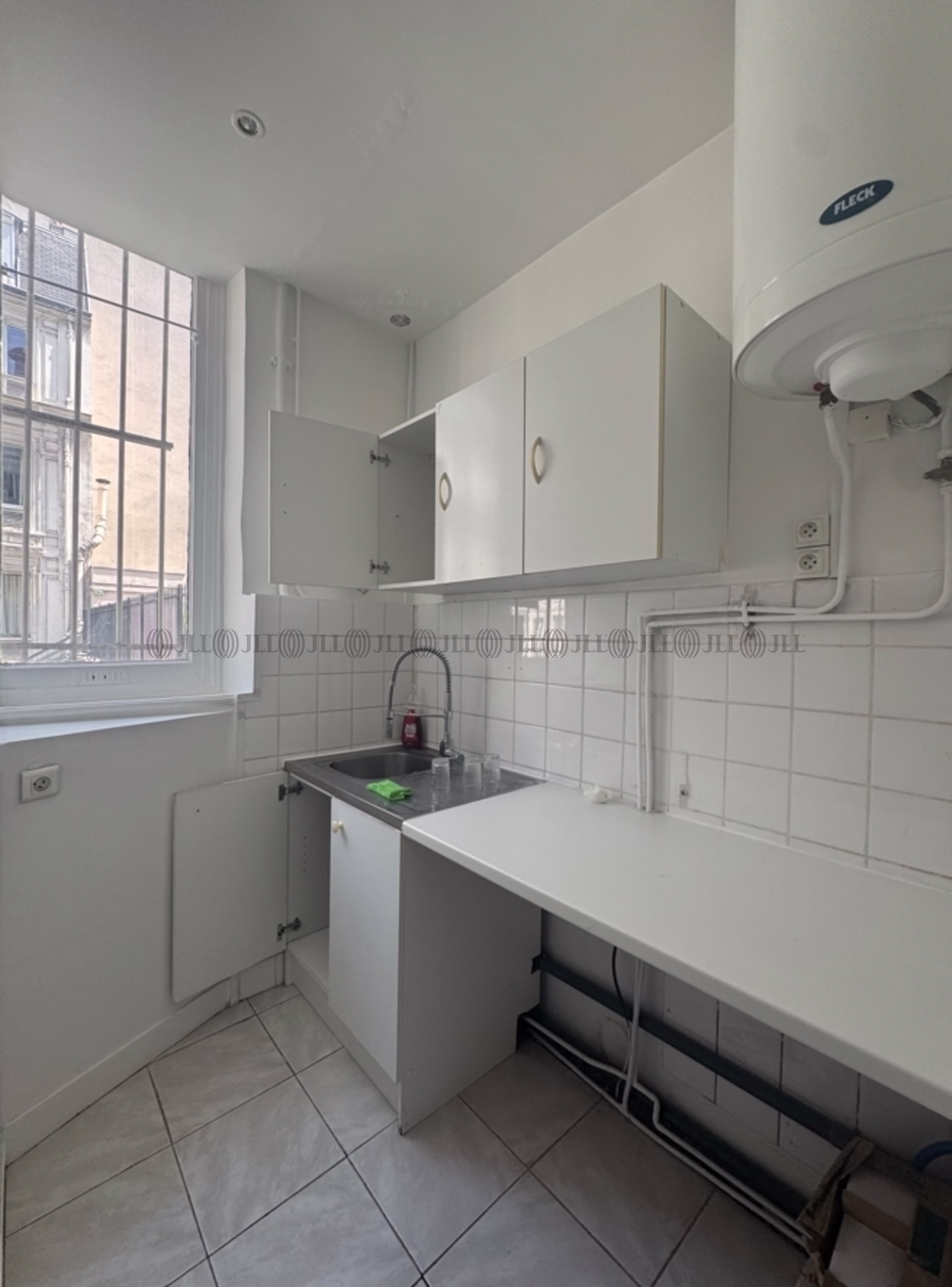 63 RUE DE PONTHIEU