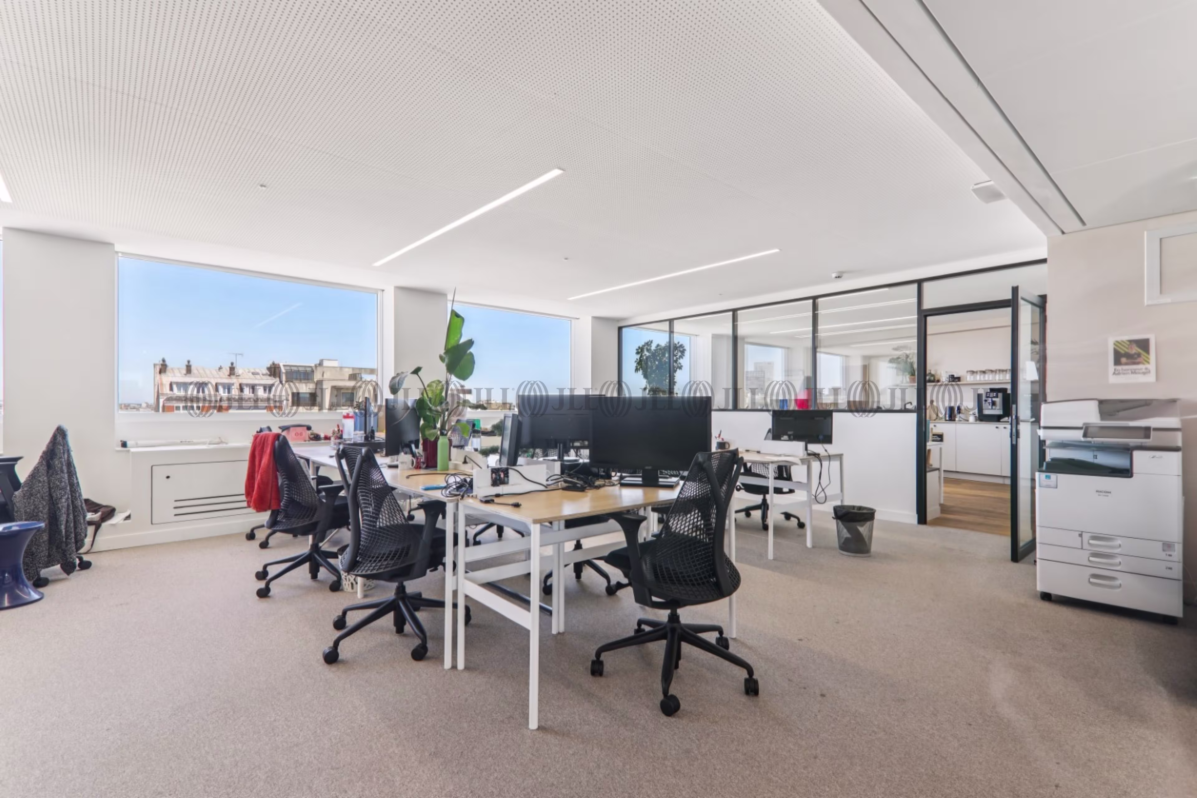 179 AVENUE CHARLES DE GAULLE