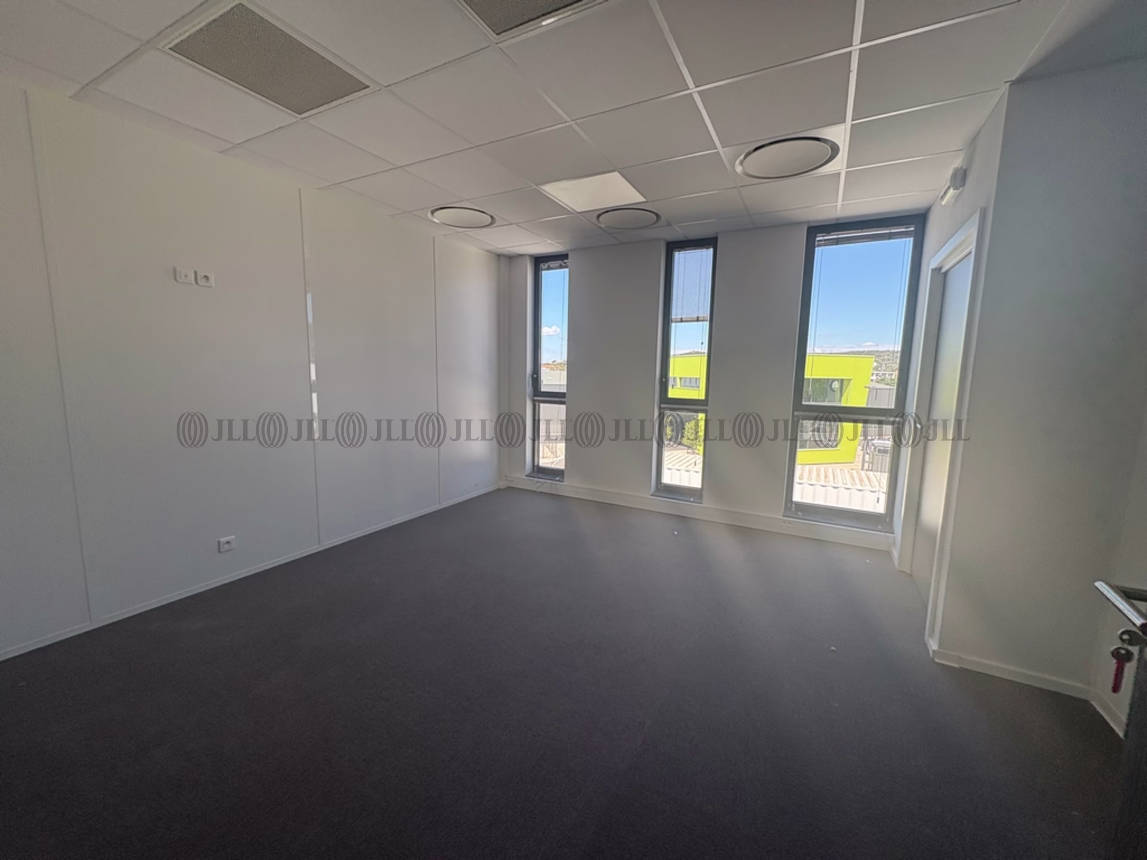 16 RUE LOUIS LEPRINCE RINGUET