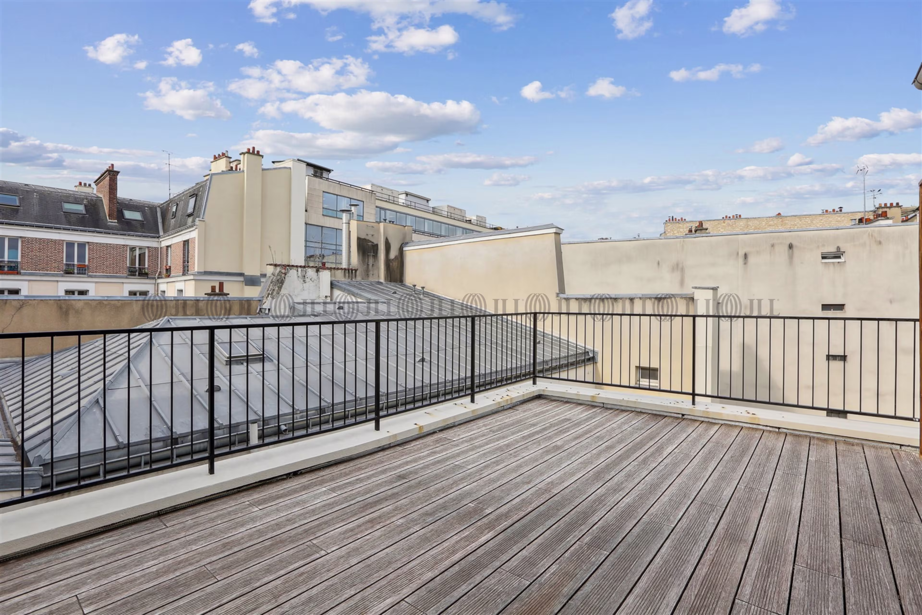 27 RUE LUCIEN SAMPAIX
