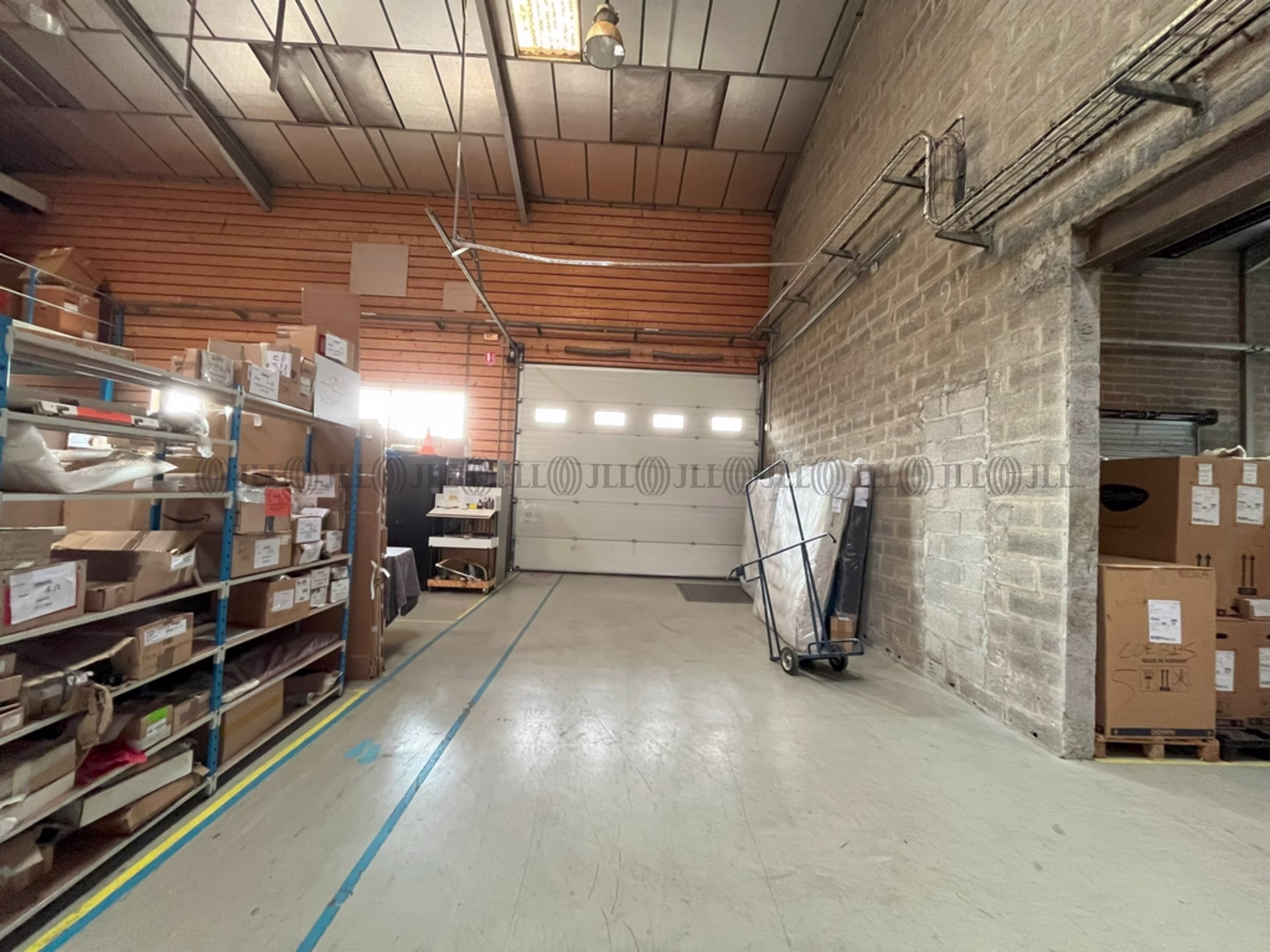 17 AVENUE DE L INDUSTRIE