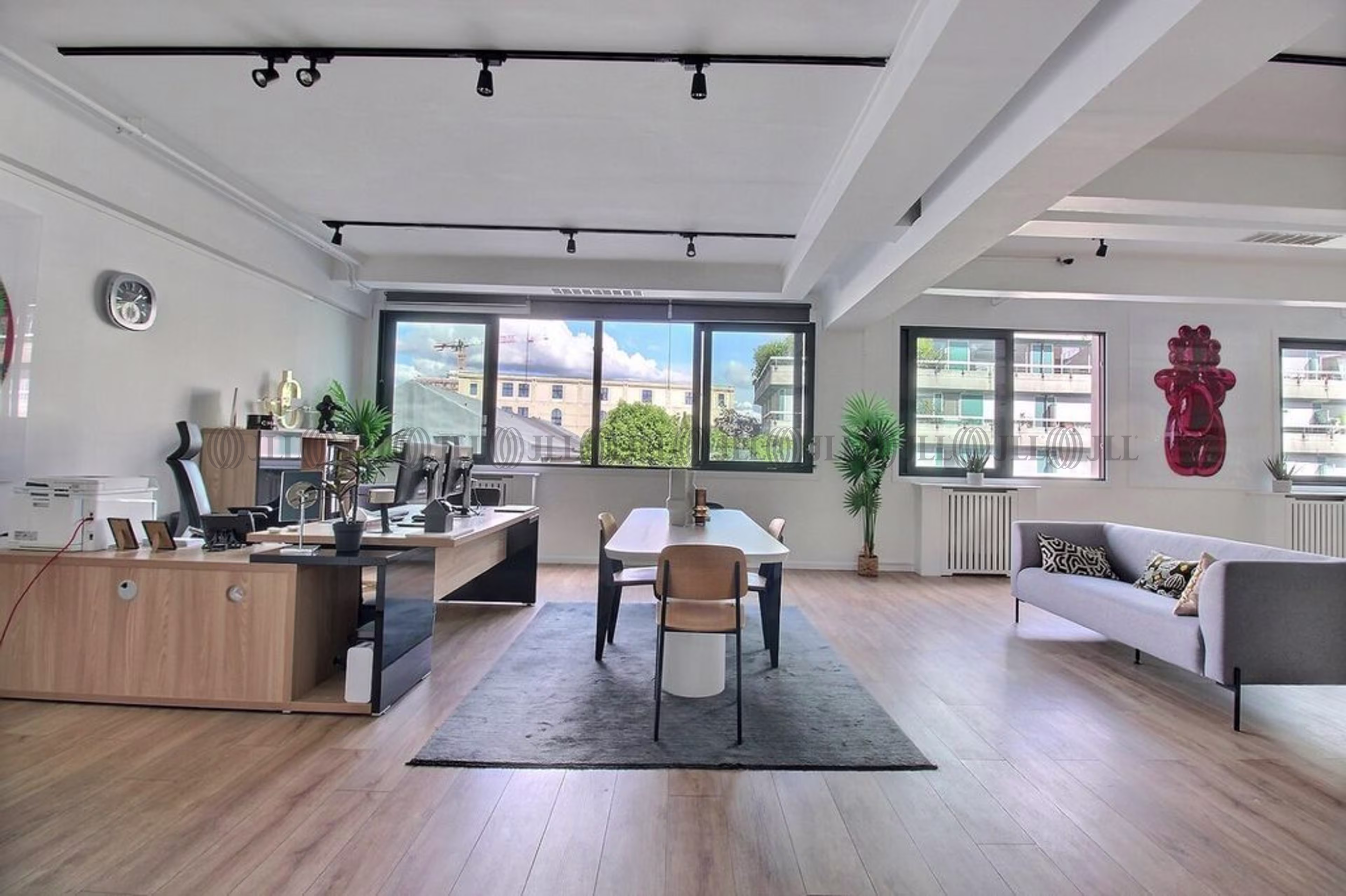 32 RUE DE PARADIS
