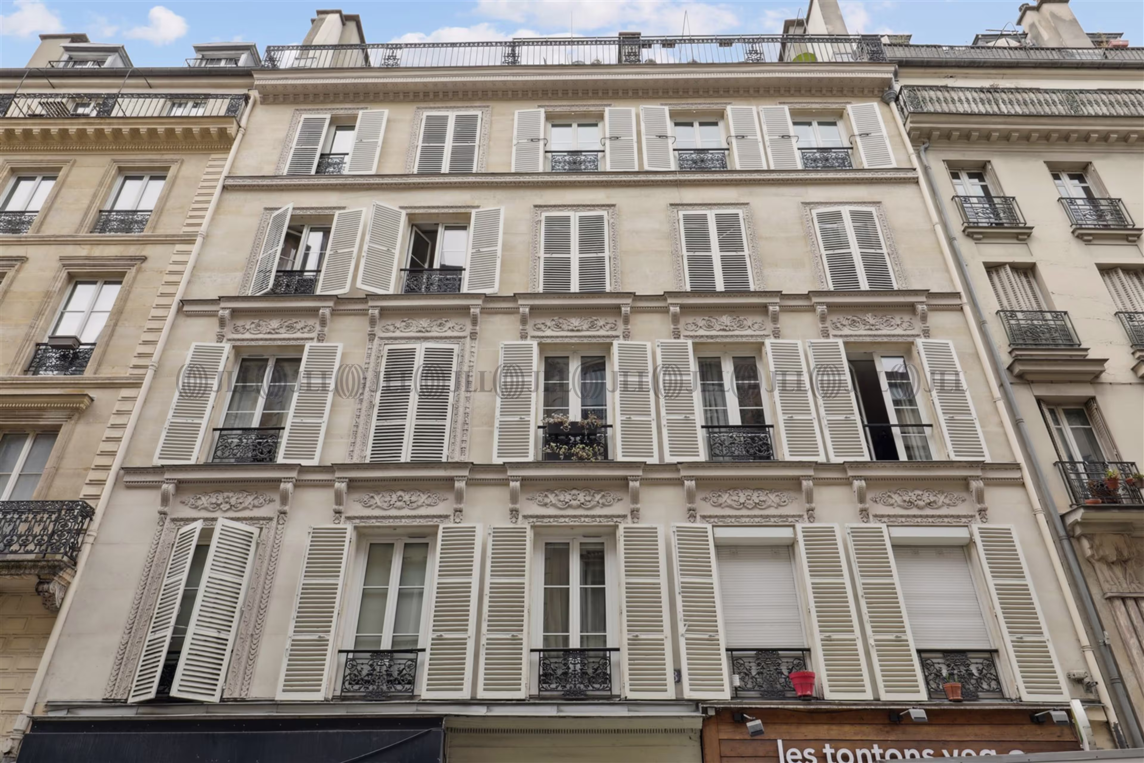 8 RUE DE PARADIS