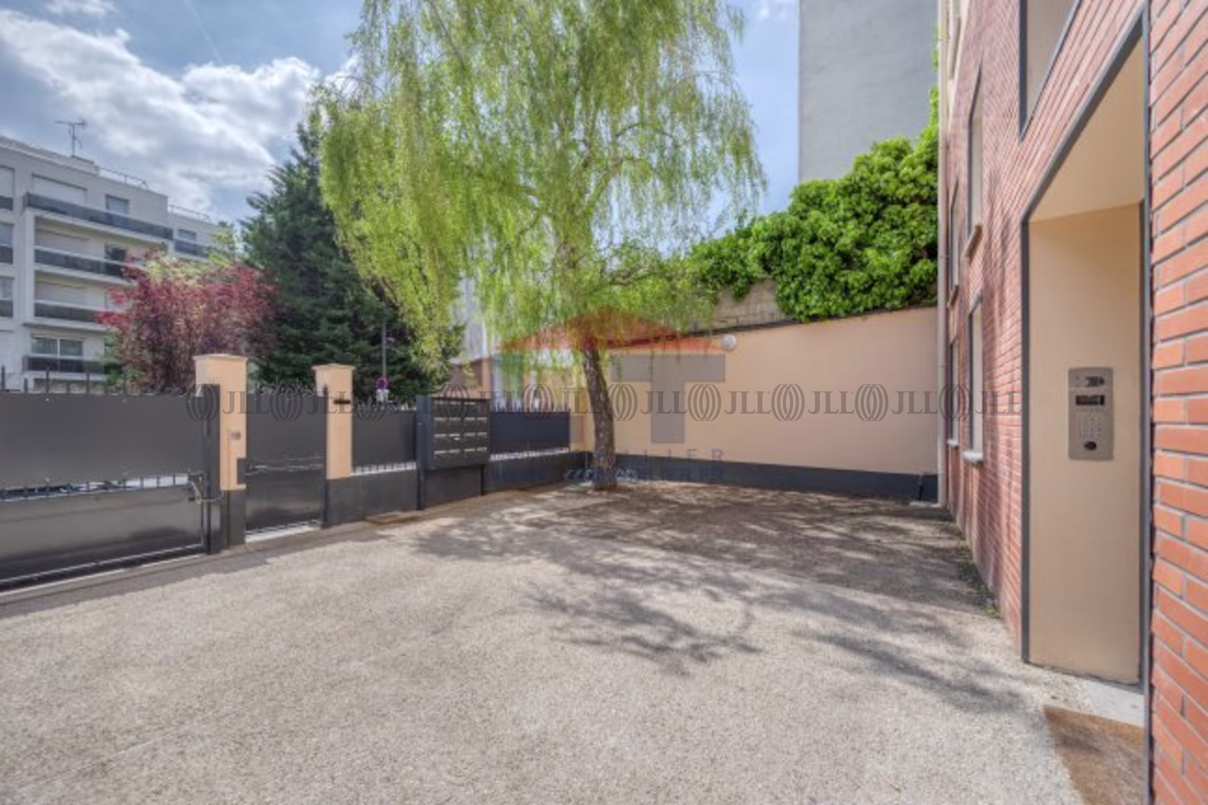 138 RUE ETIENNE MARCEL