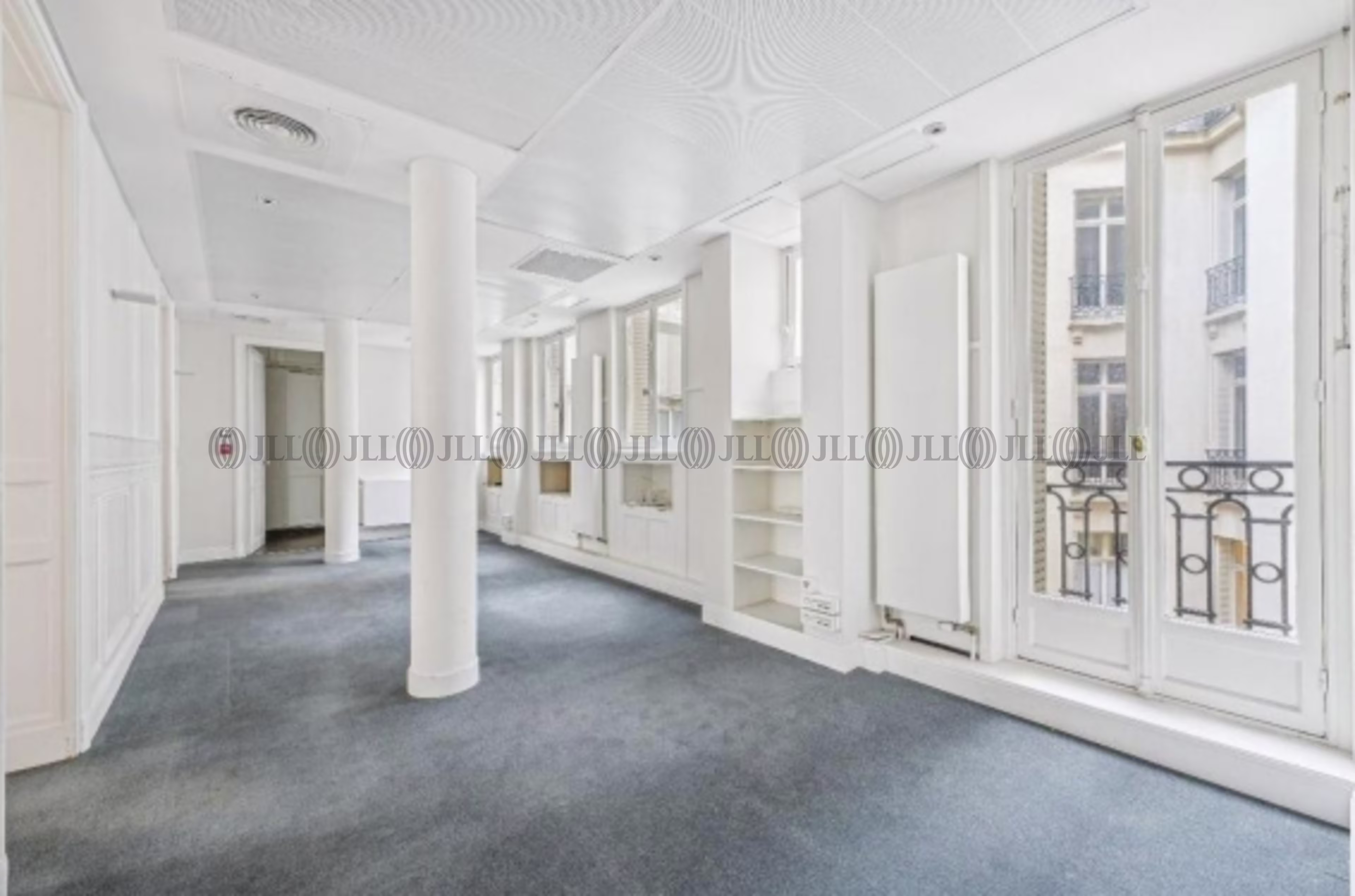43 AVENUE HOCHE