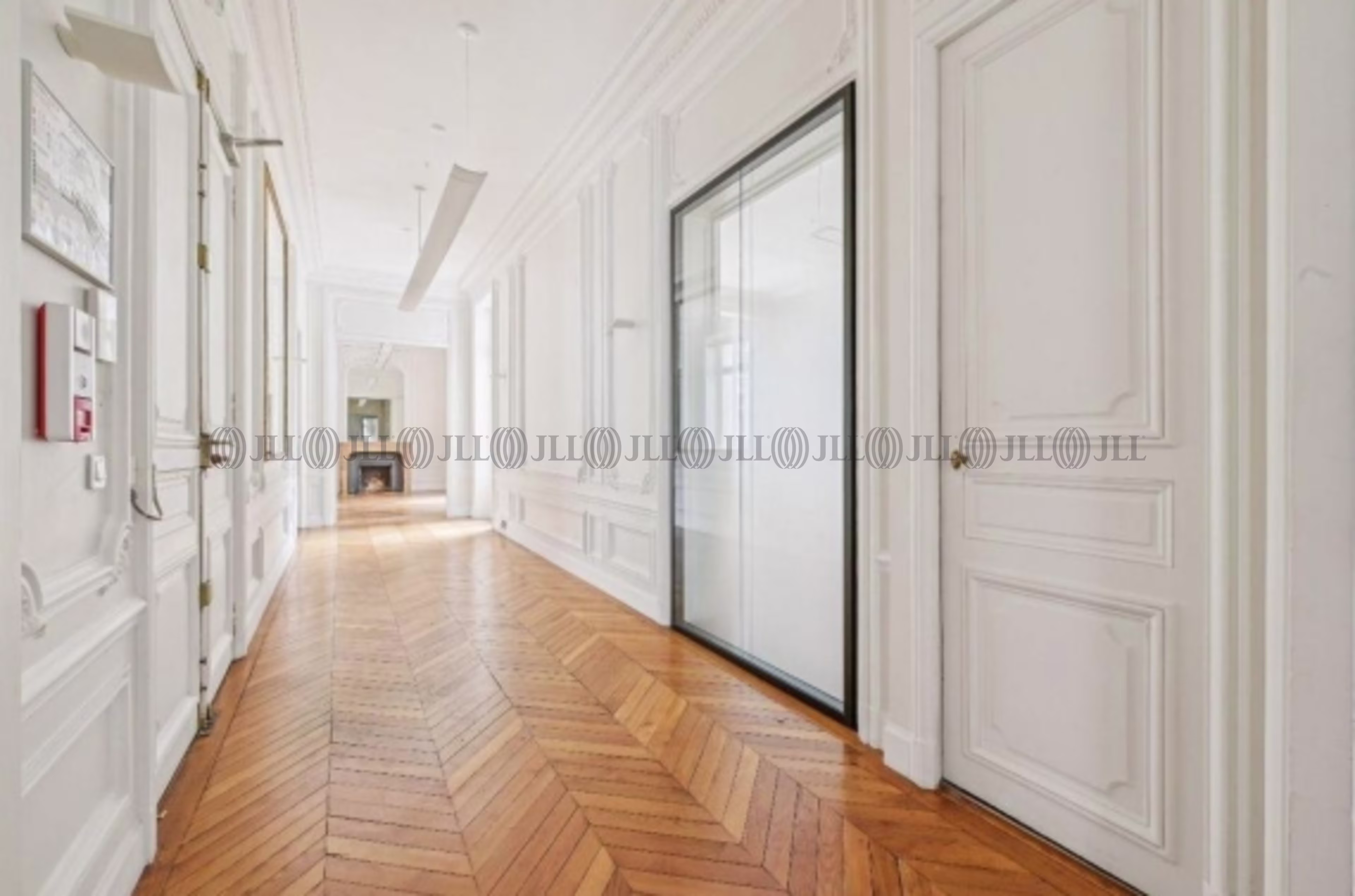 43 AVENUE HOCHE