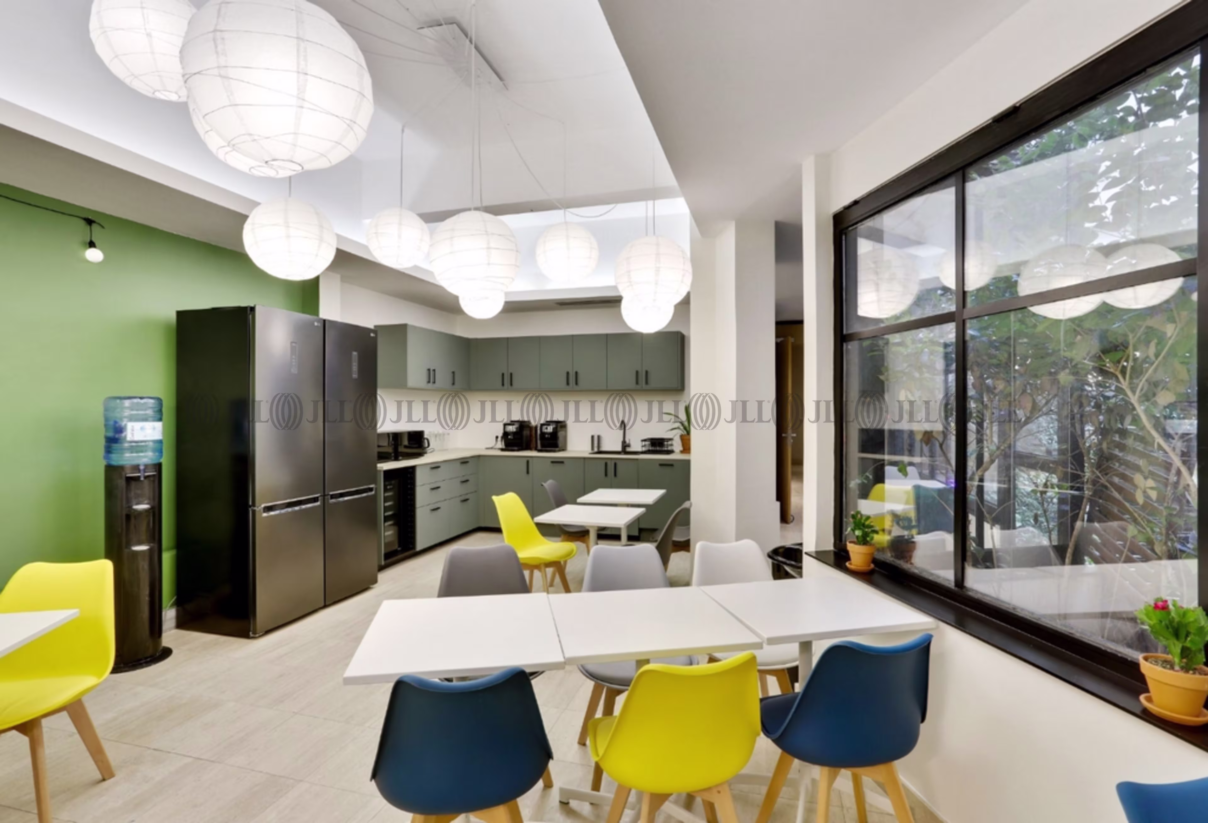 5-7 AVENUE PIERRE 1ER DE SERBIE