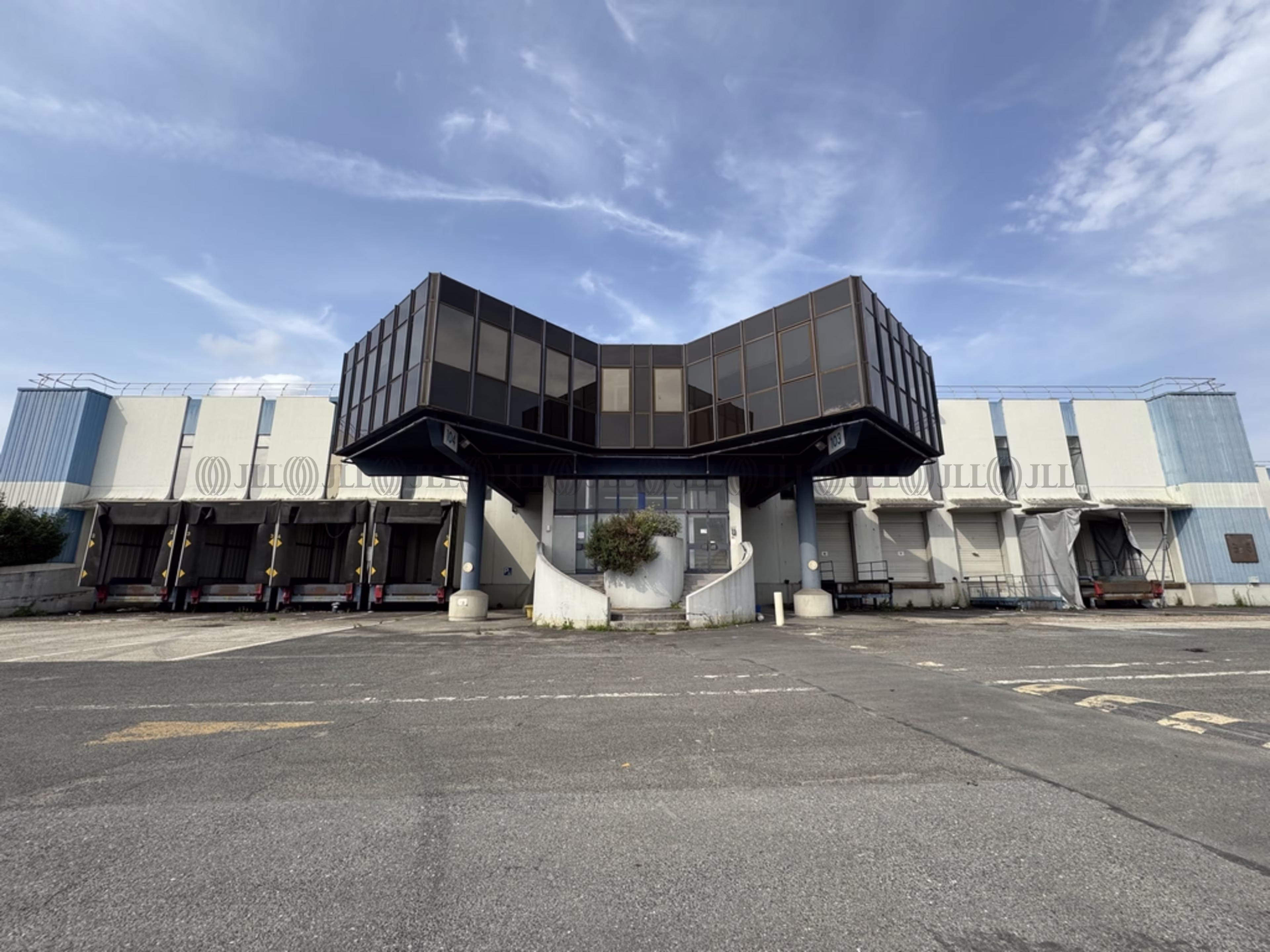 33 AVENUE DU MARECHAL DE LATTRE DE TASSIGNY