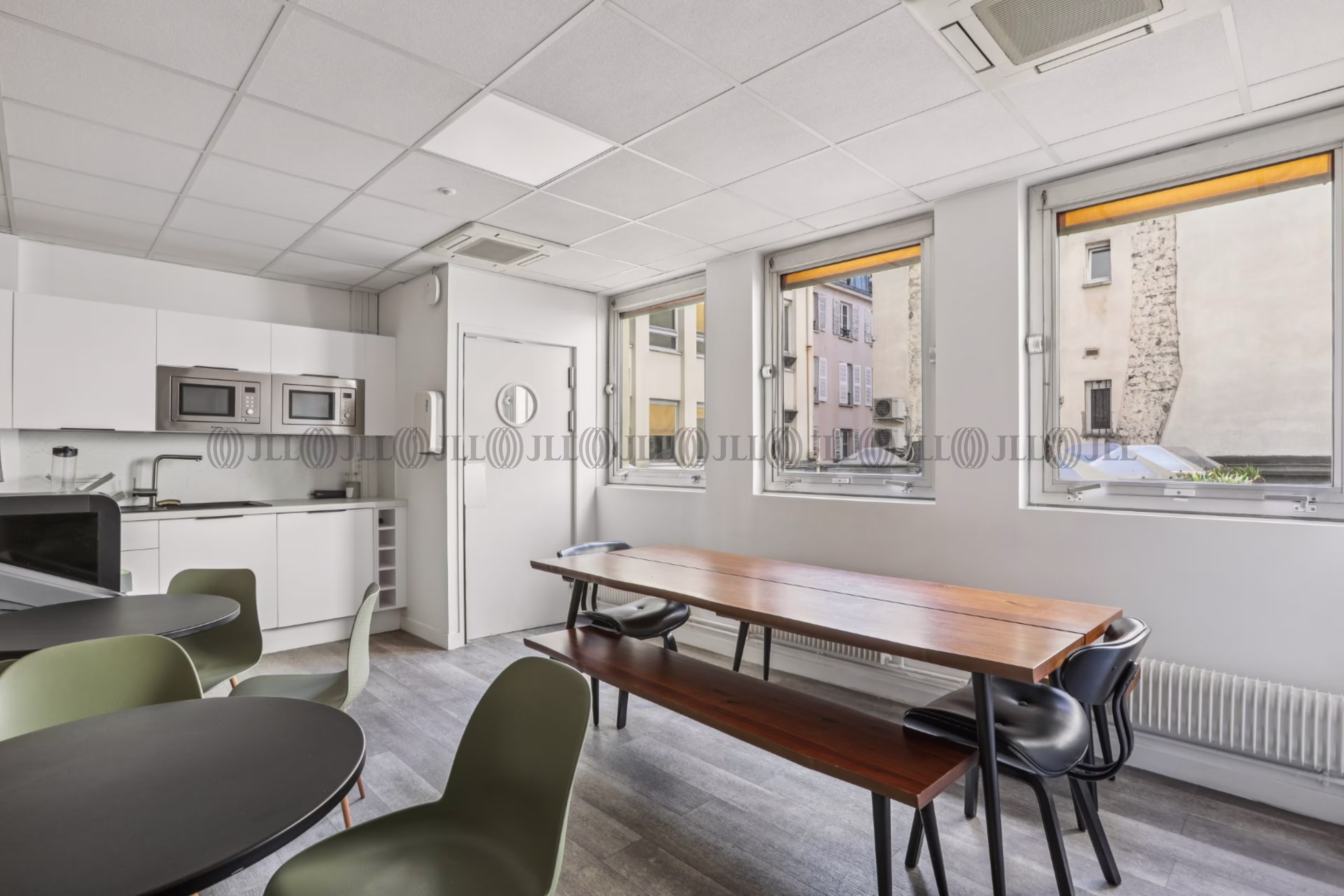 37 RUE DE LA ROCHEFOUCAULD