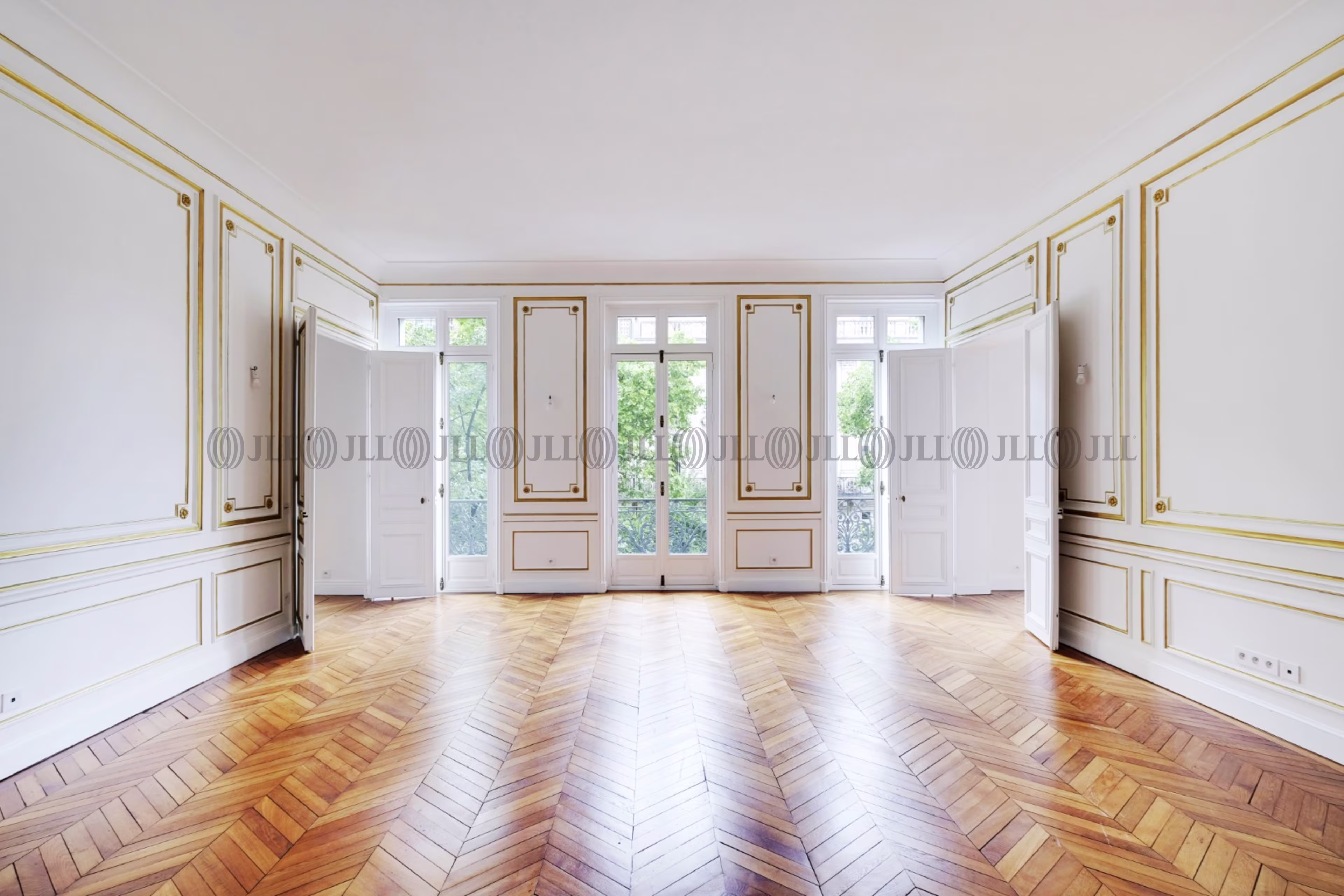3 AVENUE VICTOR HUGO