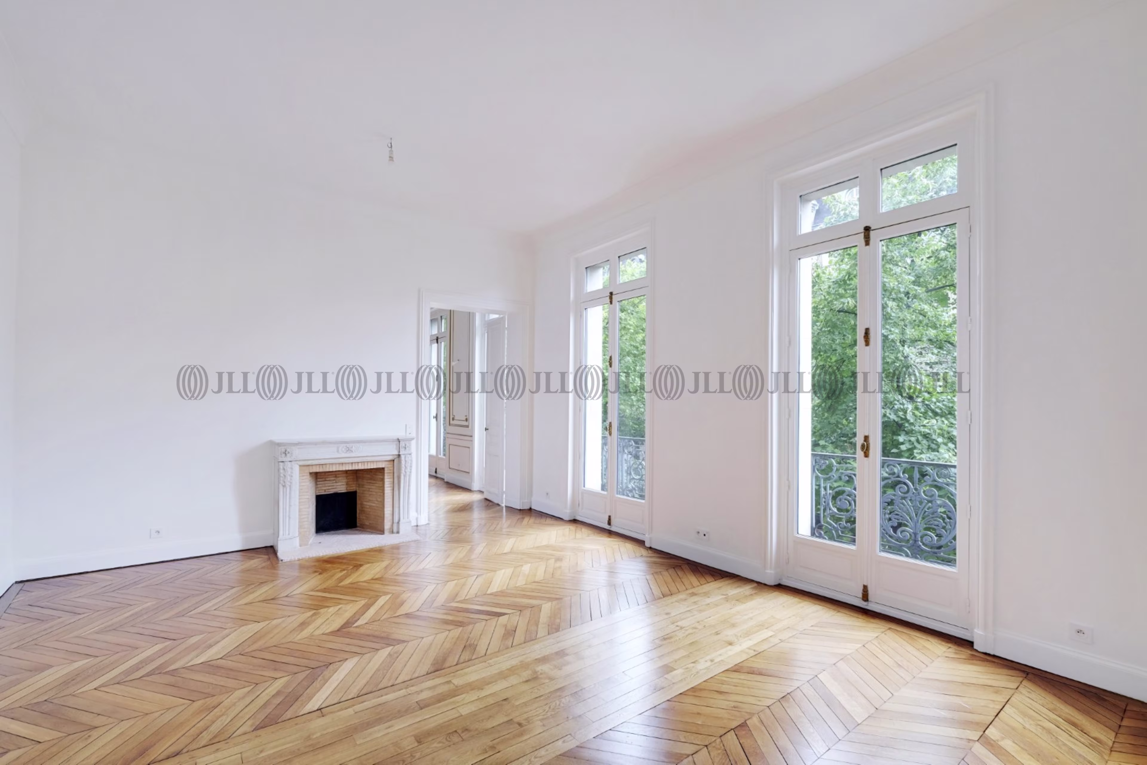 3 AVENUE VICTOR HUGO