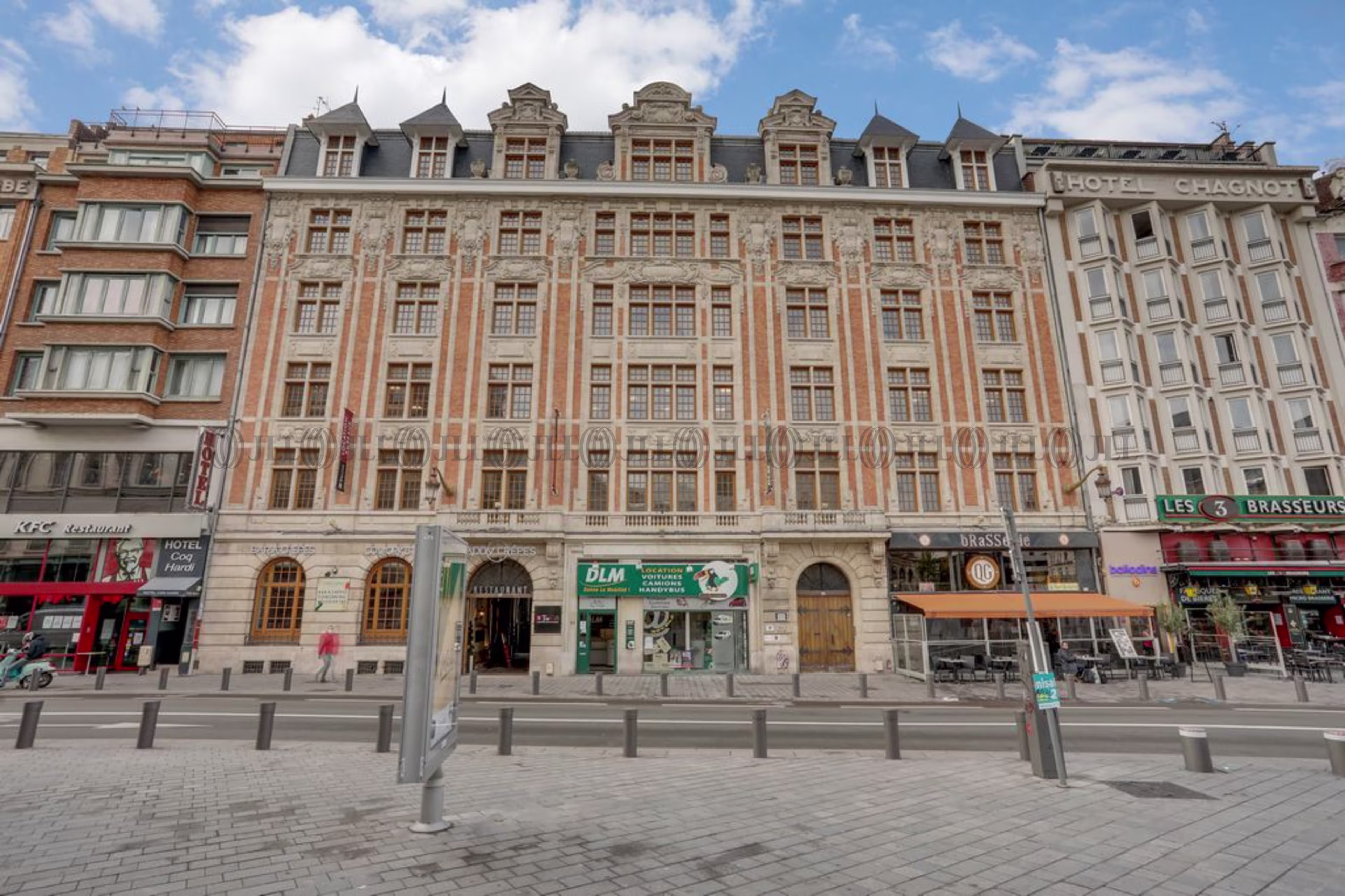 28-32 PLACE DE LA GARE