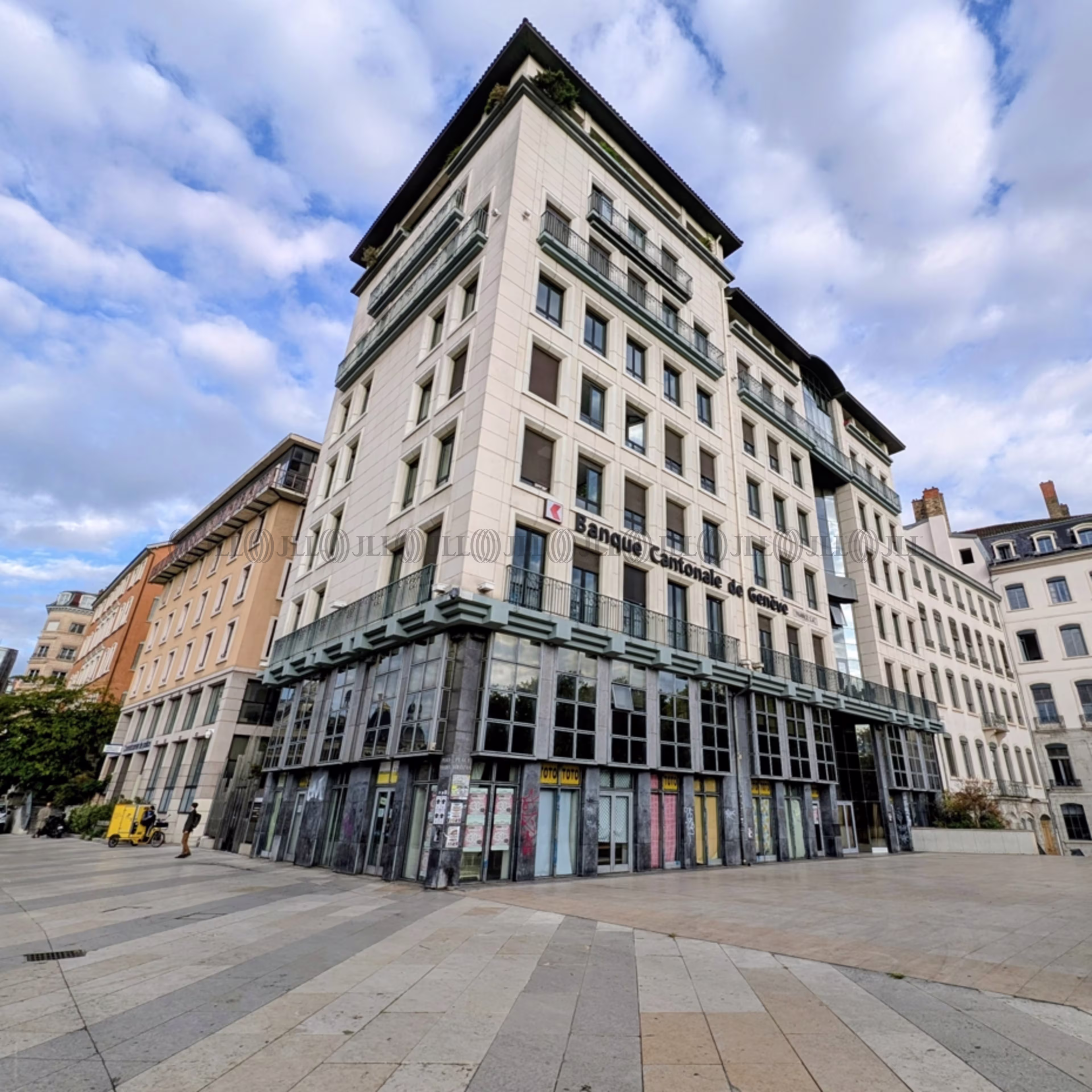 20 PLACE LOUIS PRADEL