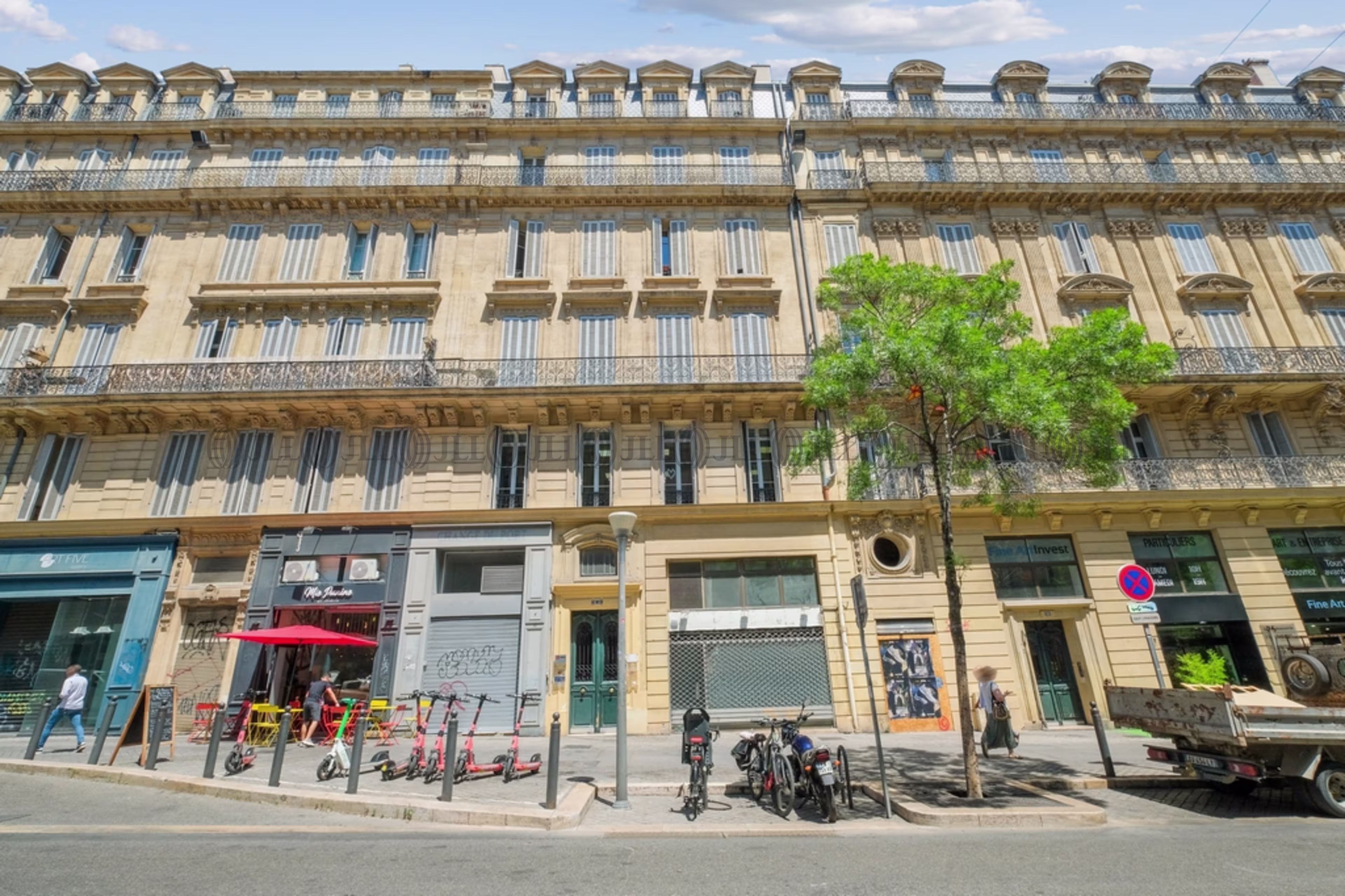 38-40 RUE DE LA REPUBLIQUE